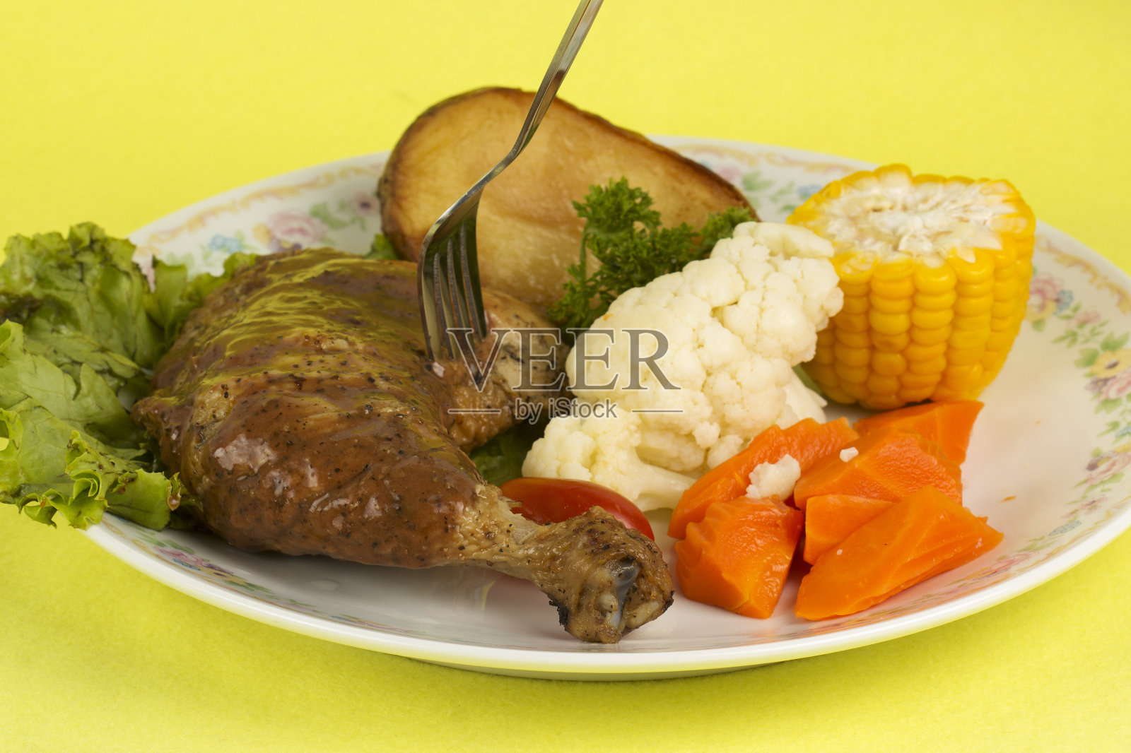 黑胡椒汁烤鸡照片摄影图片