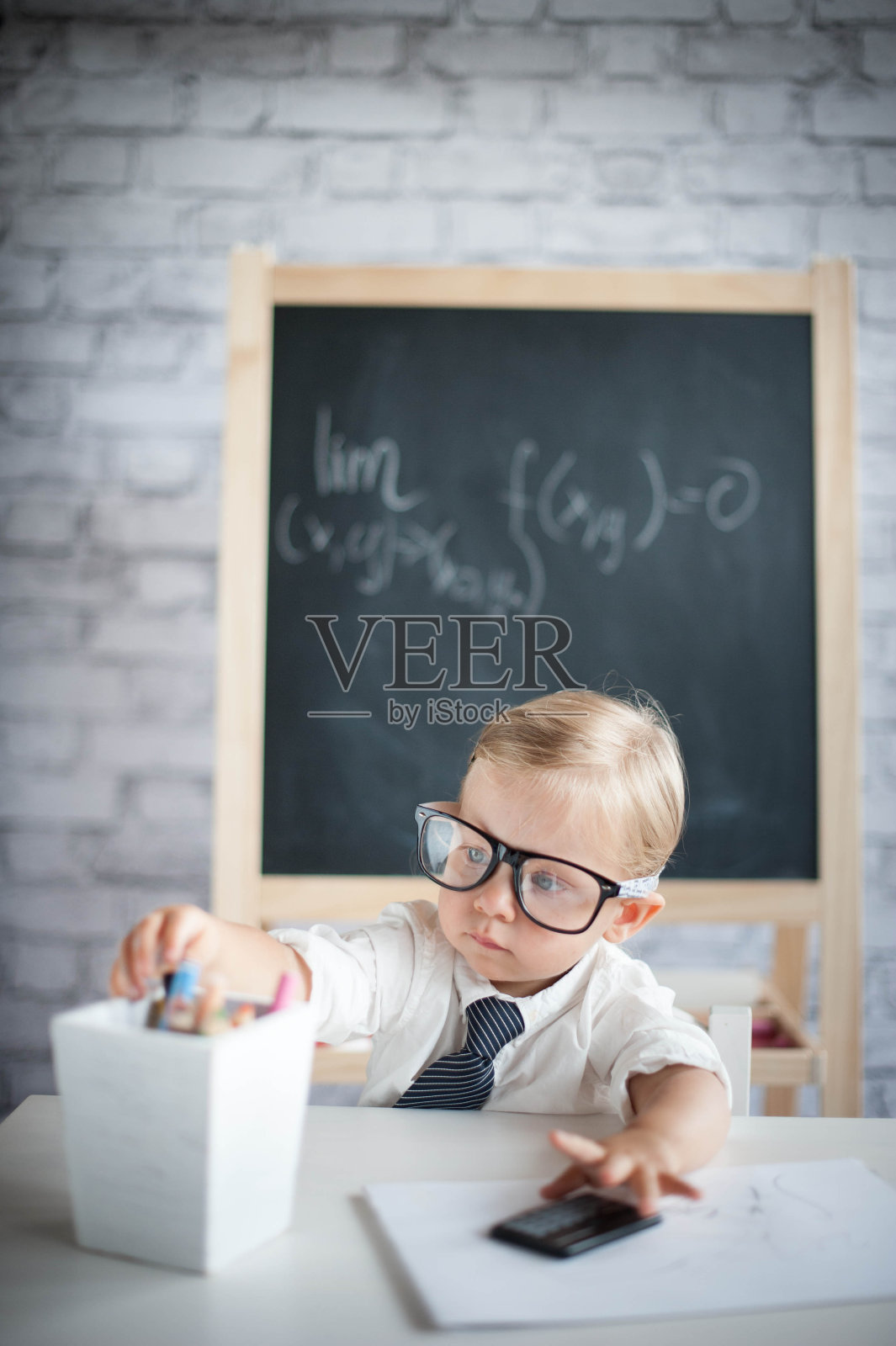 天才宝贝照片摄影图片