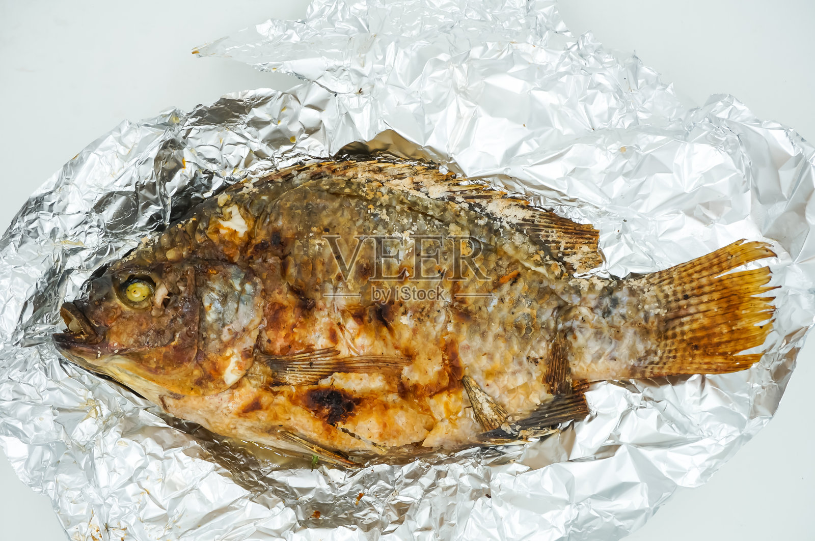 盐皮烤鱼照片摄影图片