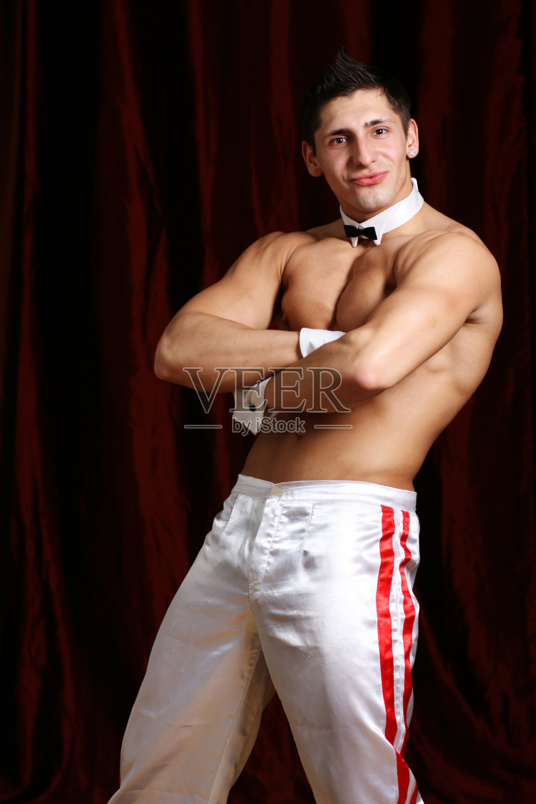 一个肌肉男的肖像照片摄影图片