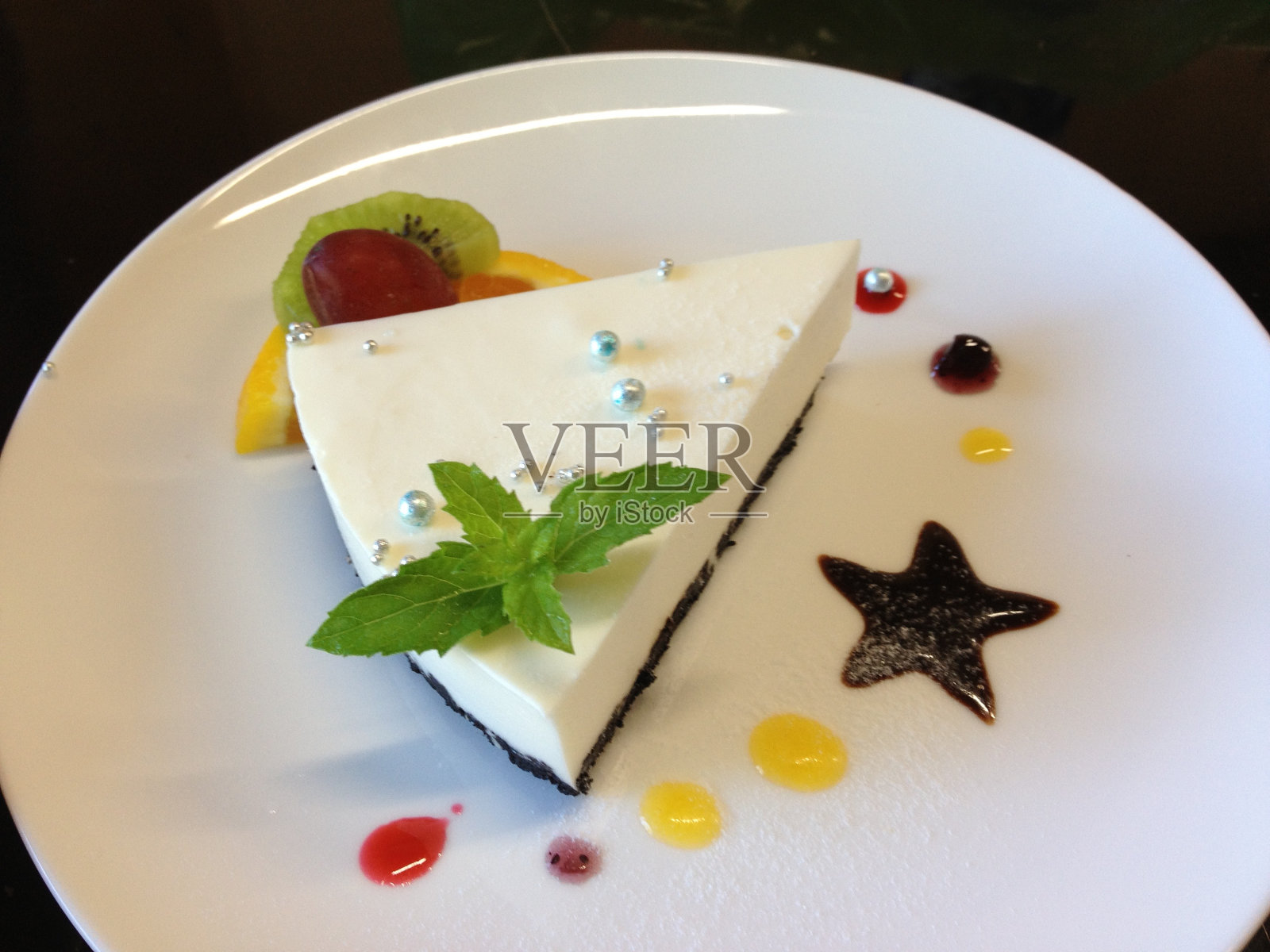 与薄荷蛋糕照片摄影图片