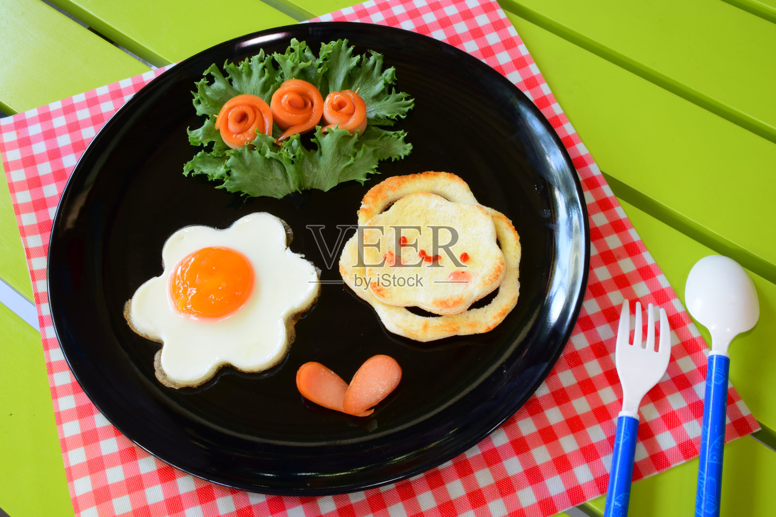 早餐的孩子照片摄影图片