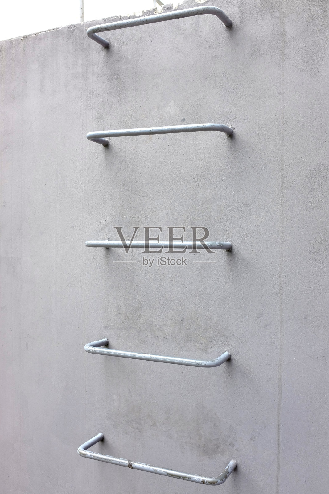 墙上钢梯照片摄影图片