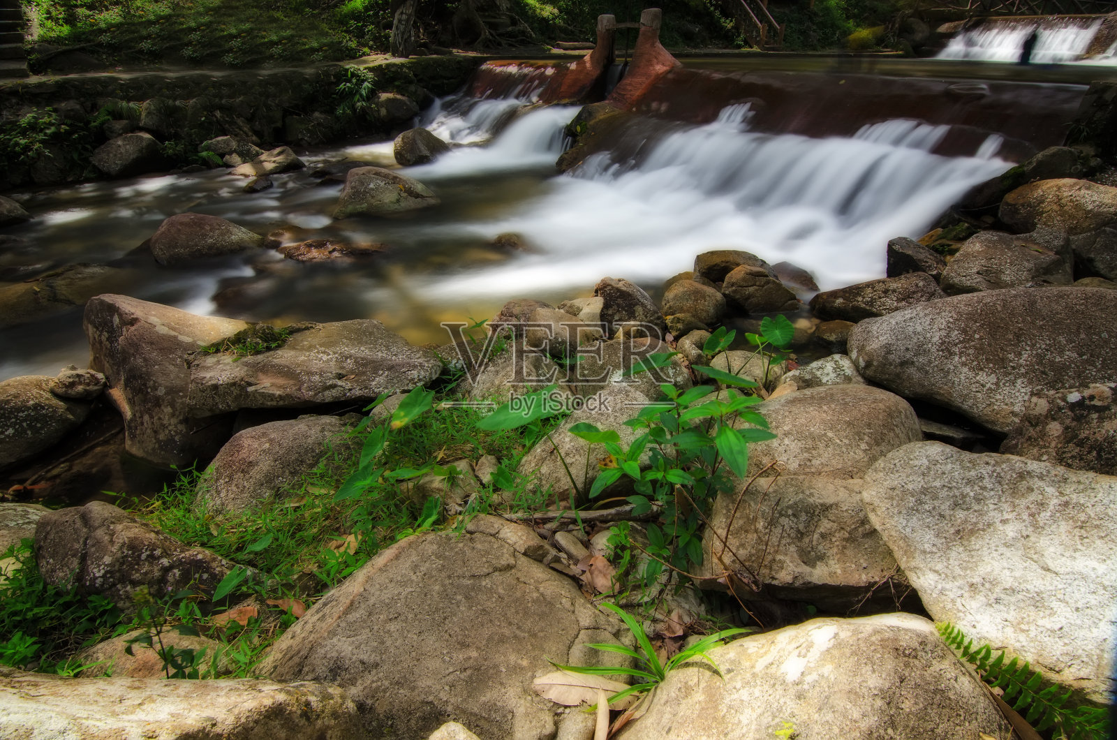 小瀑布在马来西亚Kedah Bayu照片摄影图片