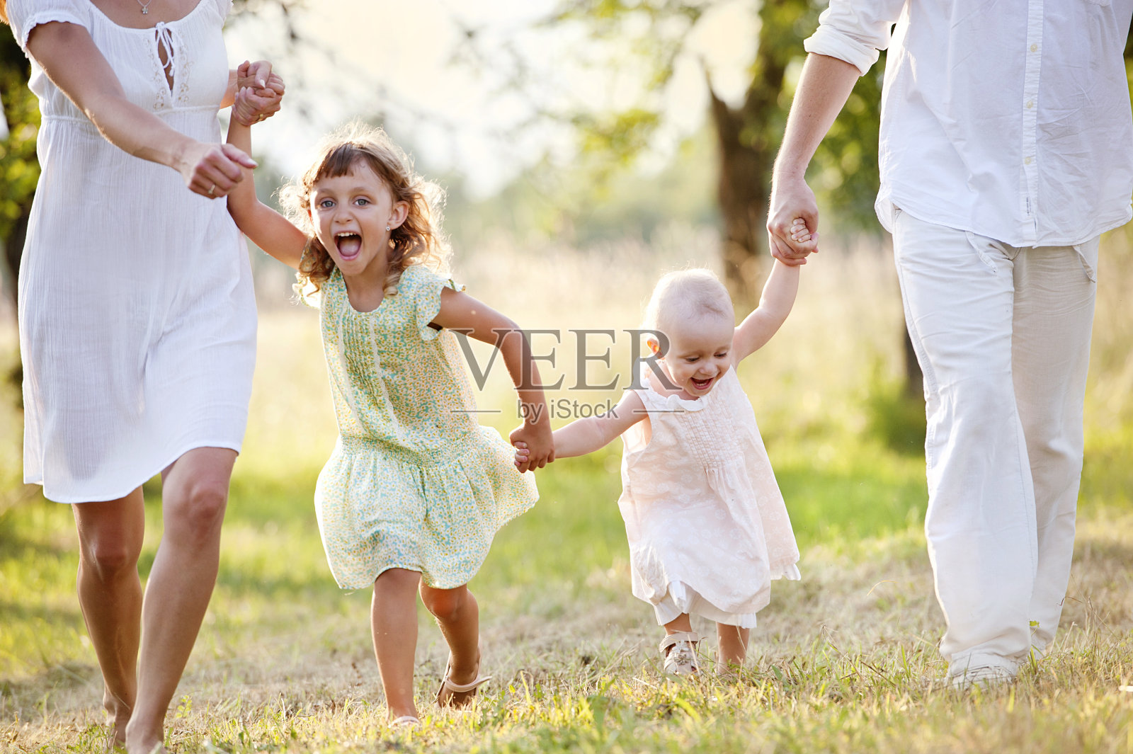 幸福的家庭照片摄影图片