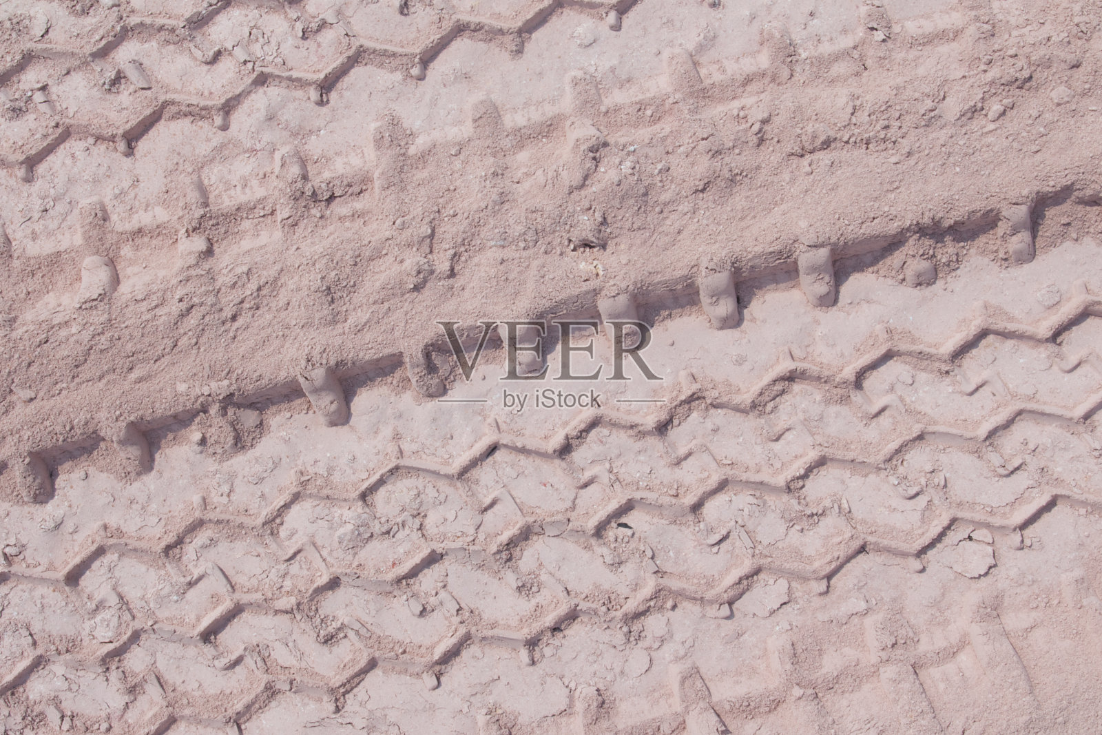 沙地上有轮胎的痕迹照片摄影图片