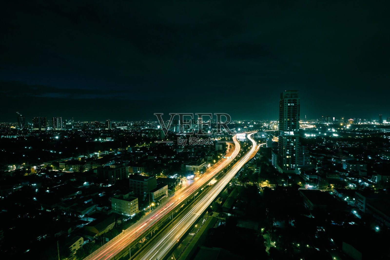 夜间的曼谷,炫目的色彩风格照片摄影图片