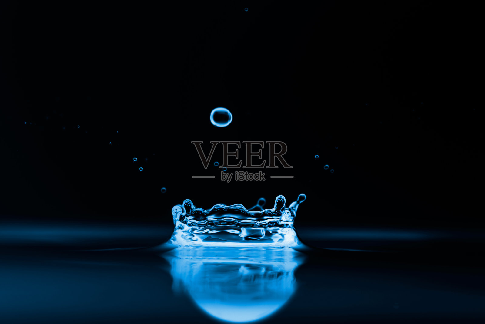 落下的水滴照片摄影图片