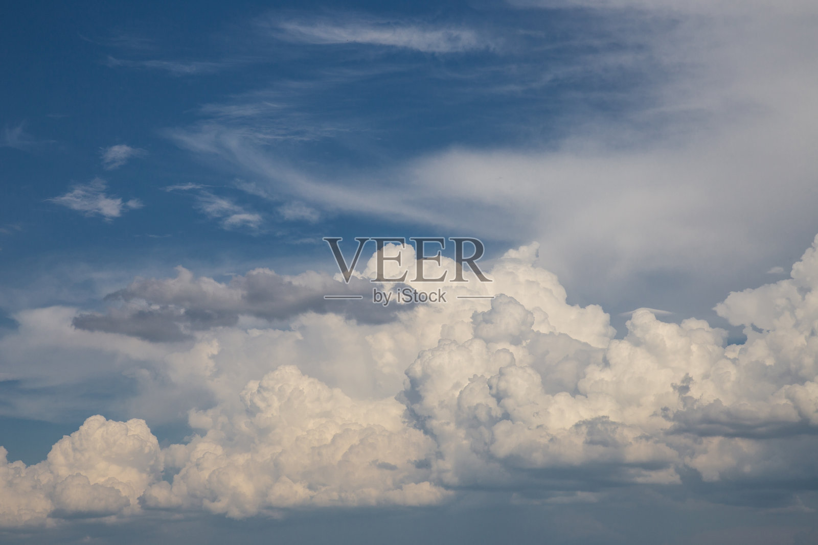 白云和蓝天的背景图像。照片摄影图片