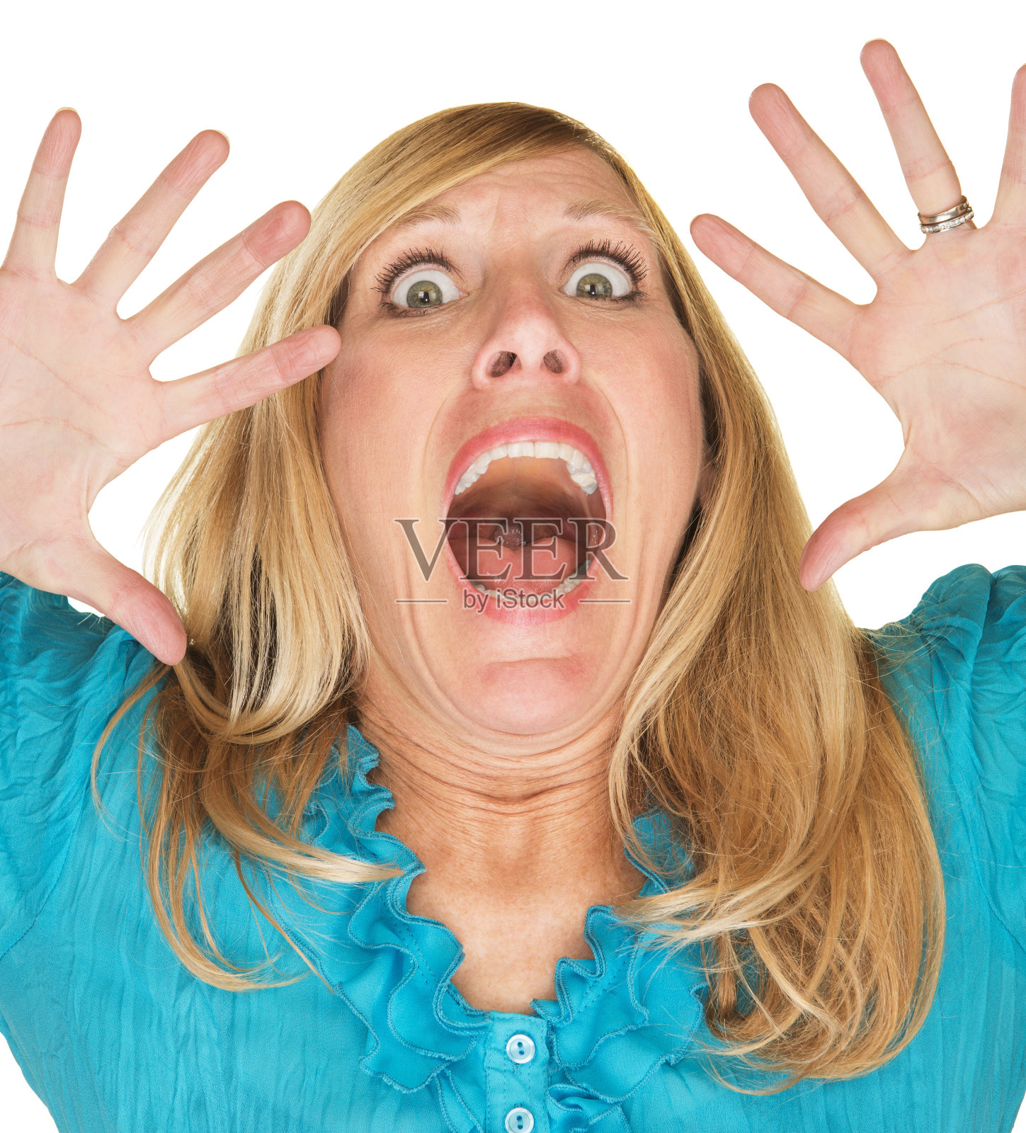 举起双手尖叫的女人照片摄影图片