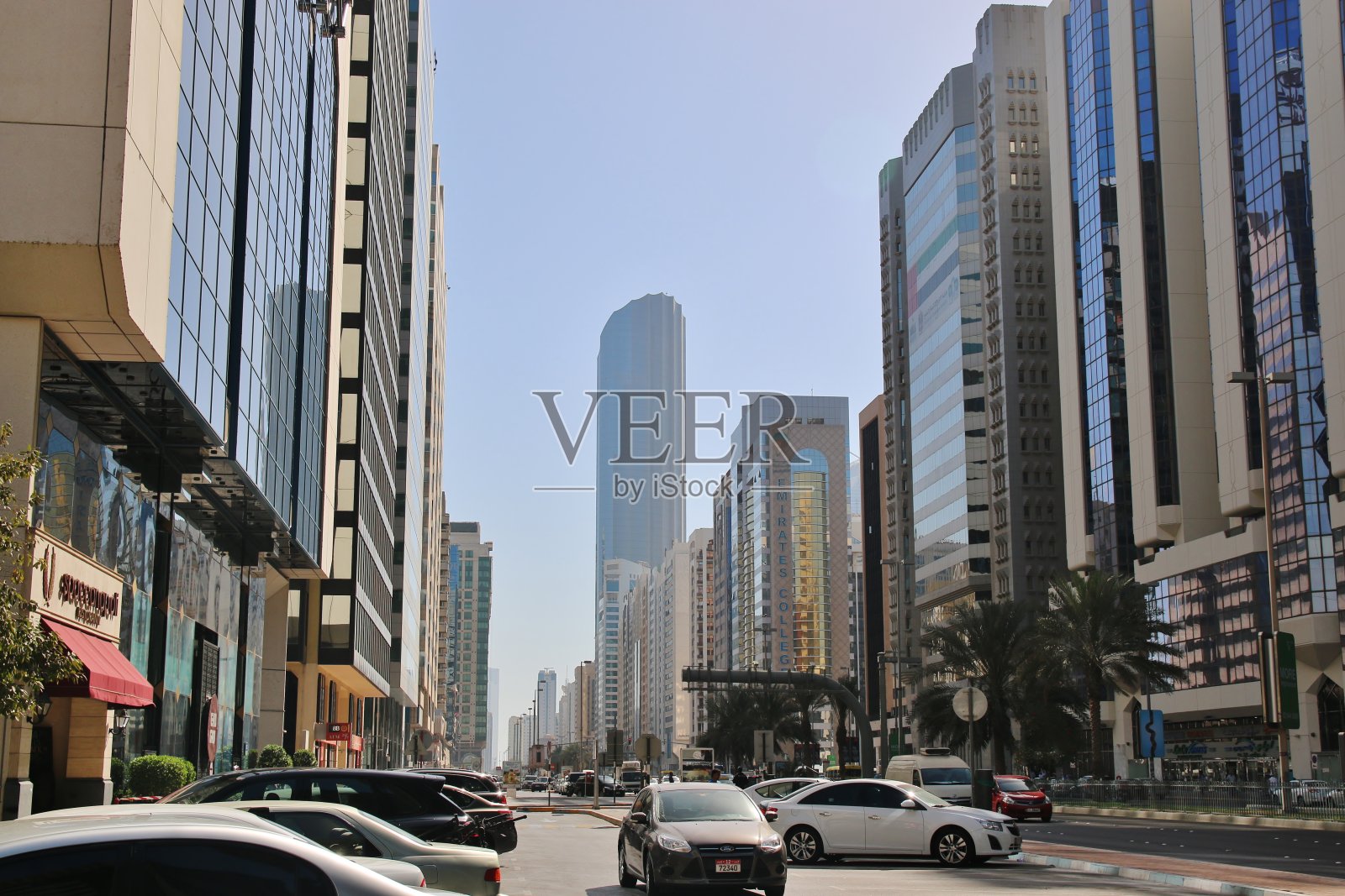 阿布扎比金融区的摩天大楼照片摄影图片