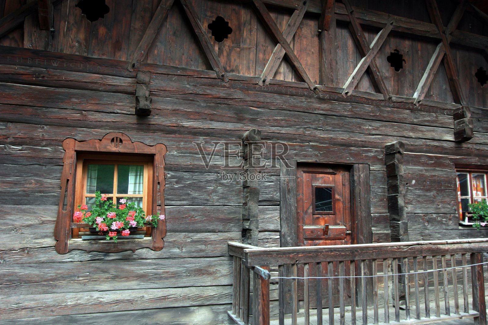 木屋外窗宏照片摄影图片