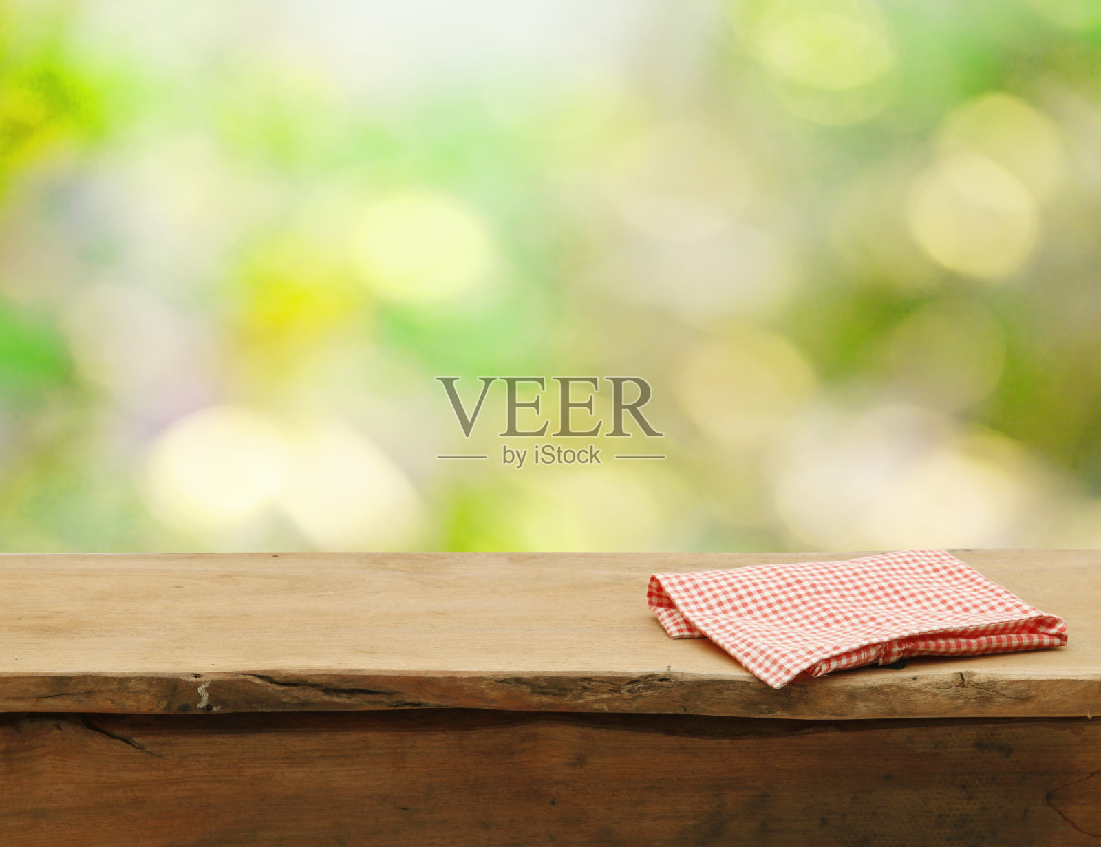 木制的桌子照片摄影图片