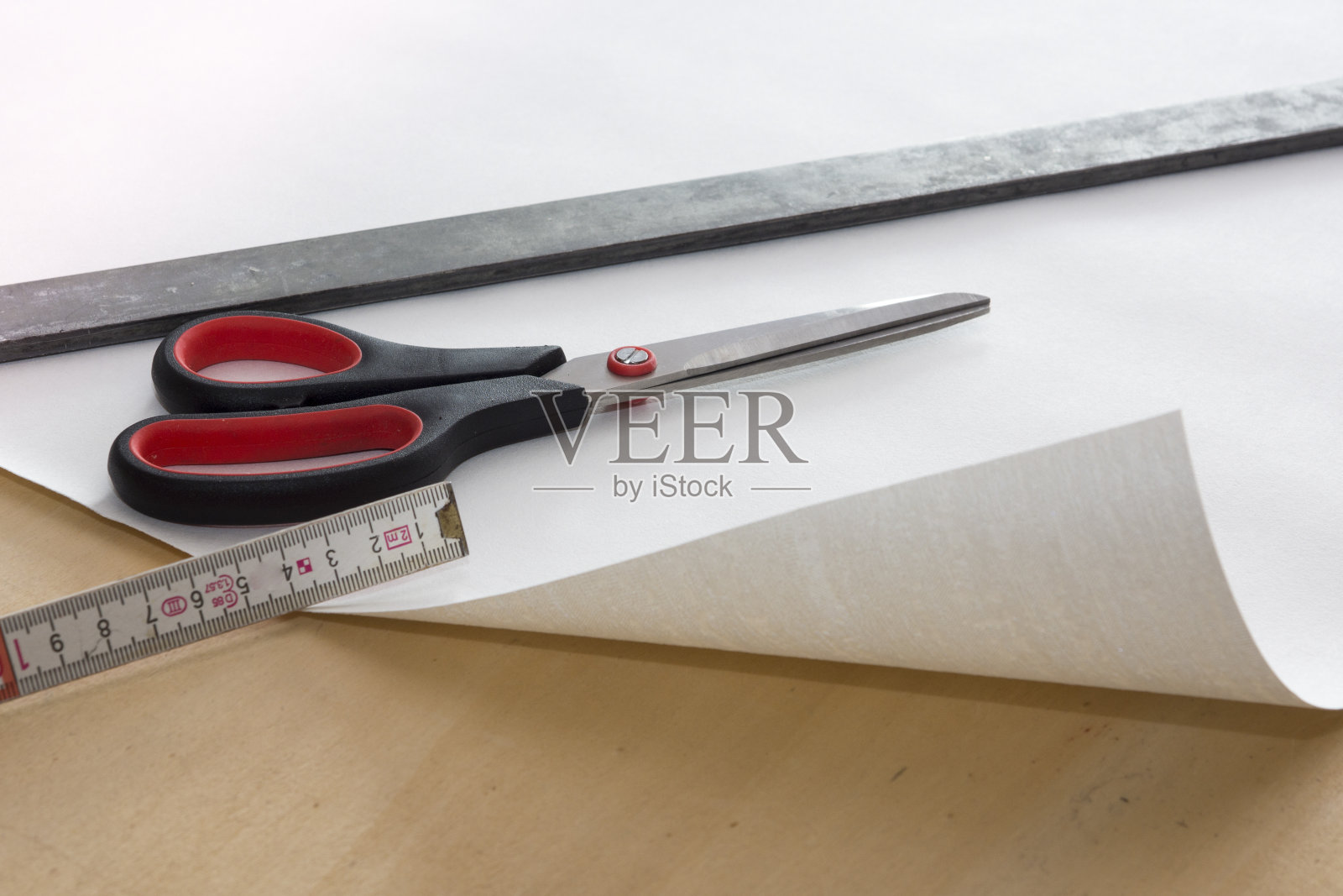 手动工具,墙纸,剪刀和袖珍尺子照片摄影图片