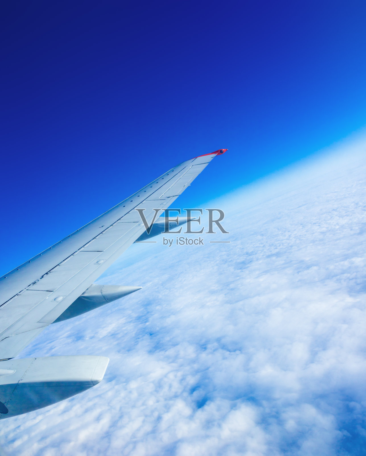 飞机的机翼照片摄影图片