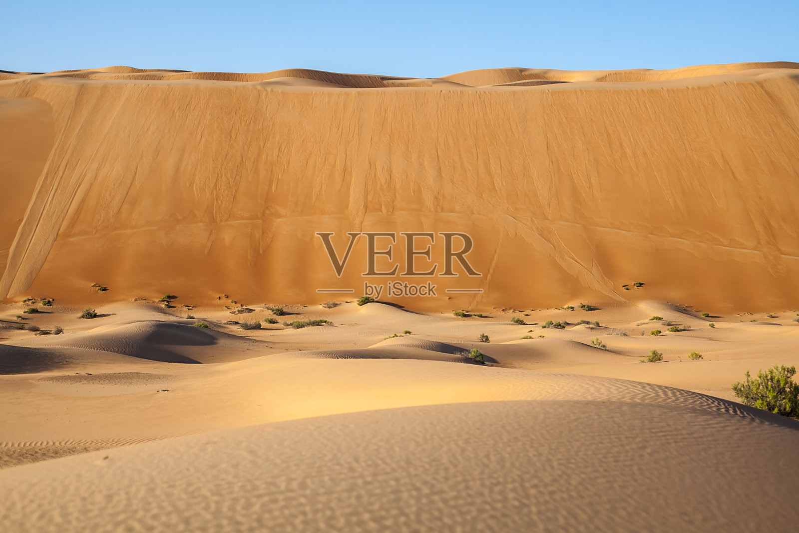 阿拉伯沙漠沙海啸照片摄影图片