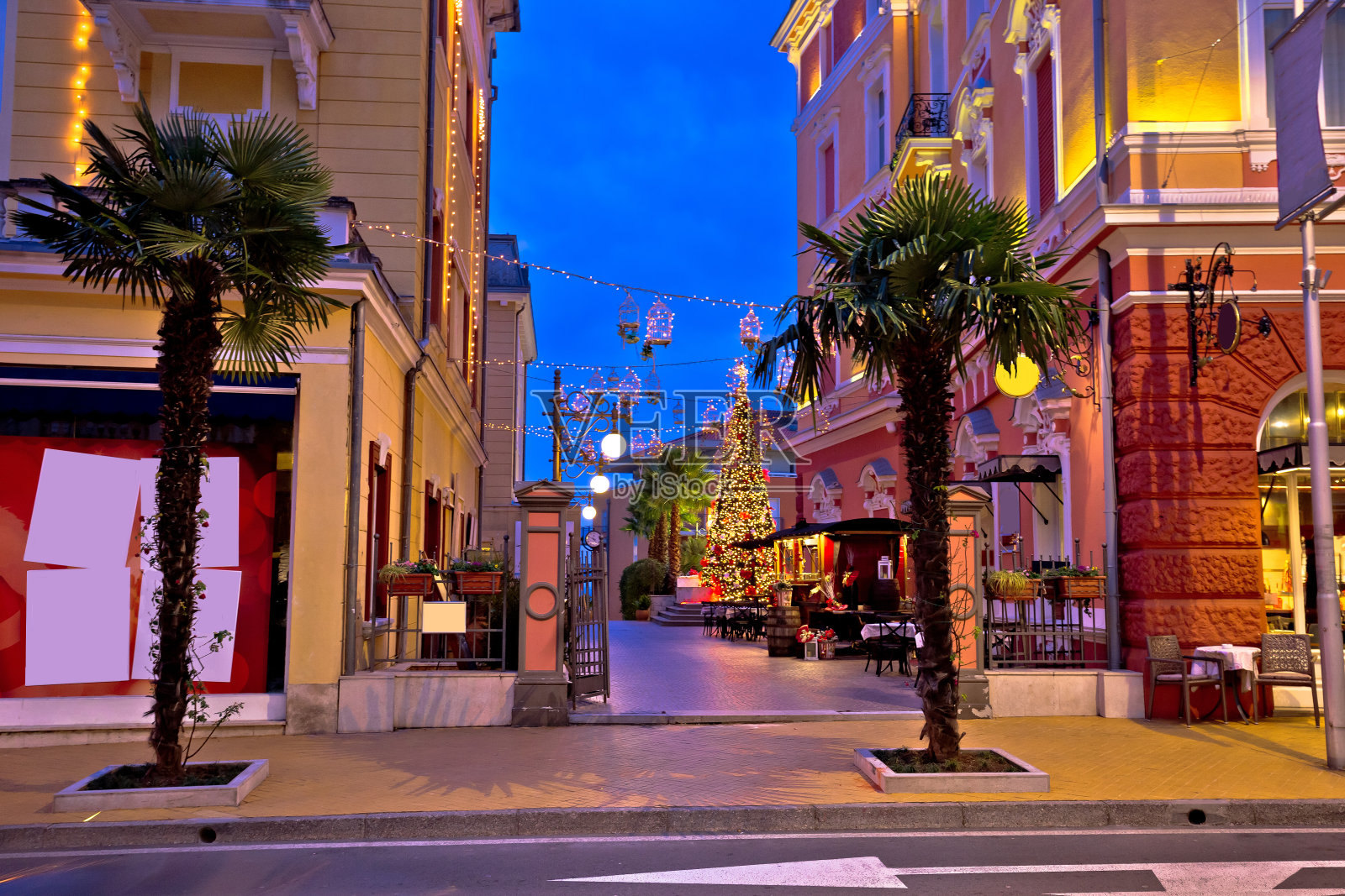 克罗地亚克瓦纳湾Opatija advent镇街景照片摄影图片