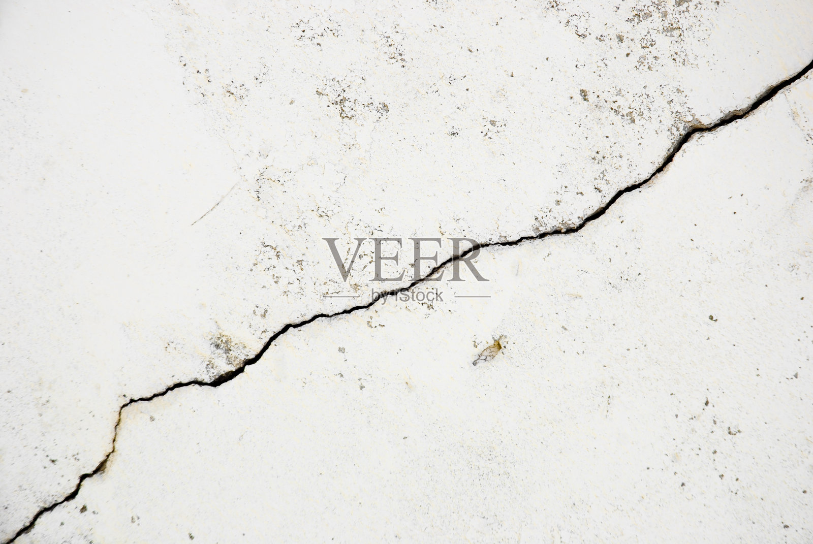 墙上有明显的裂缝照片摄影图片