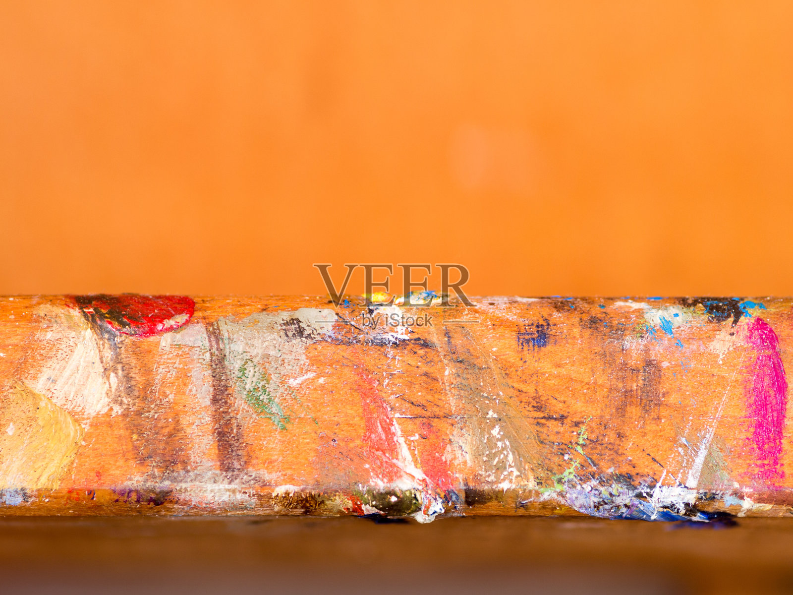 在画架上作画照片摄影图片