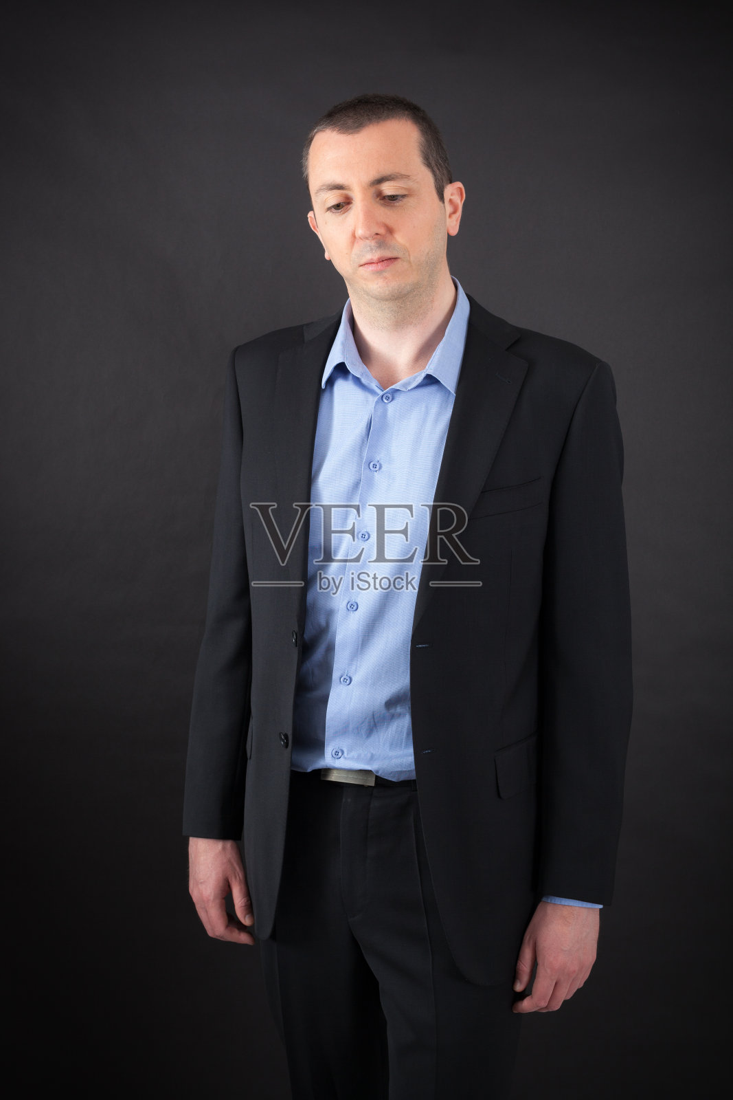 英俊的男人在不同的衣服做不同的表情照片摄影图片