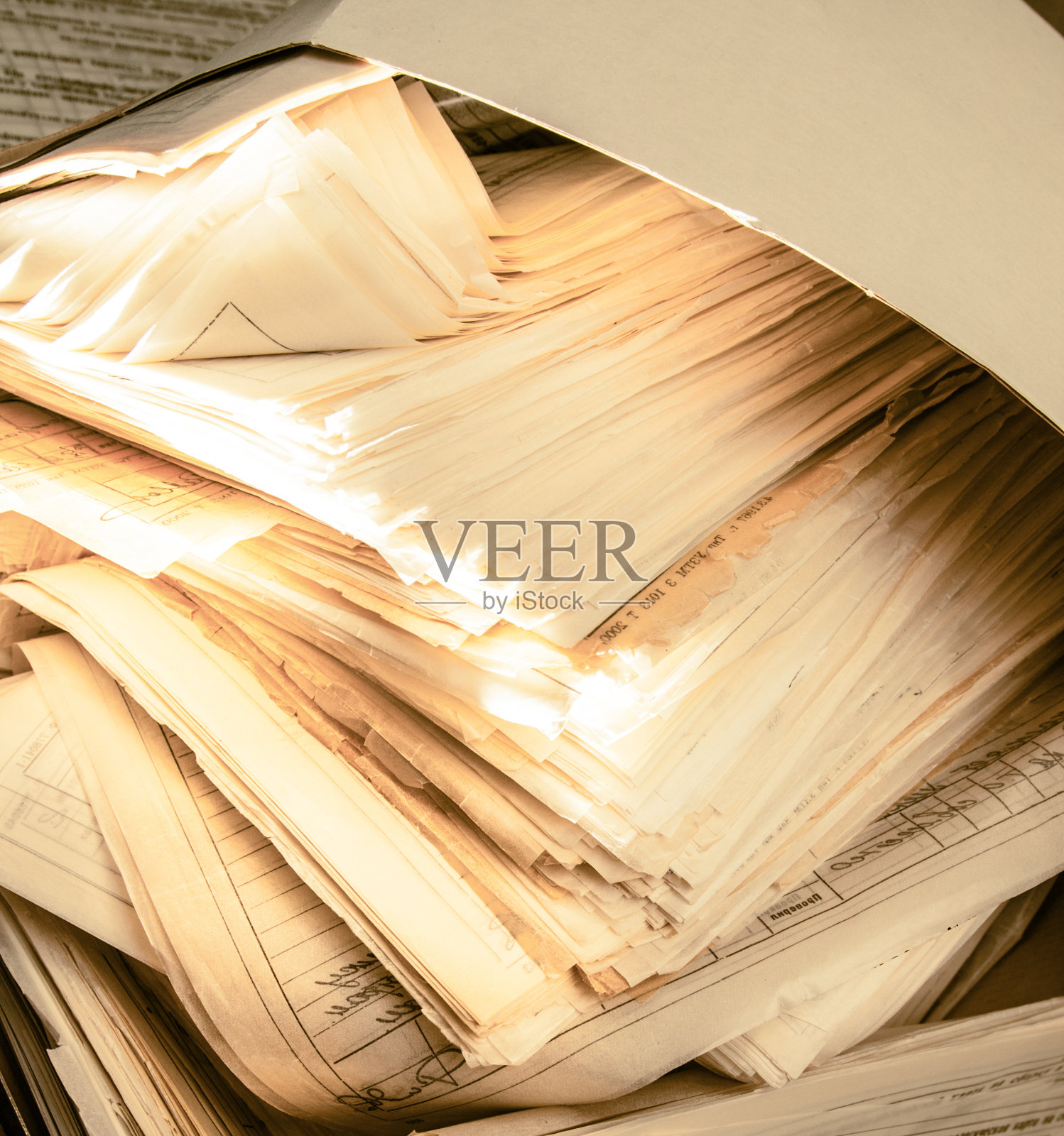 肮脏杂乱的纸质文件照片摄影图片