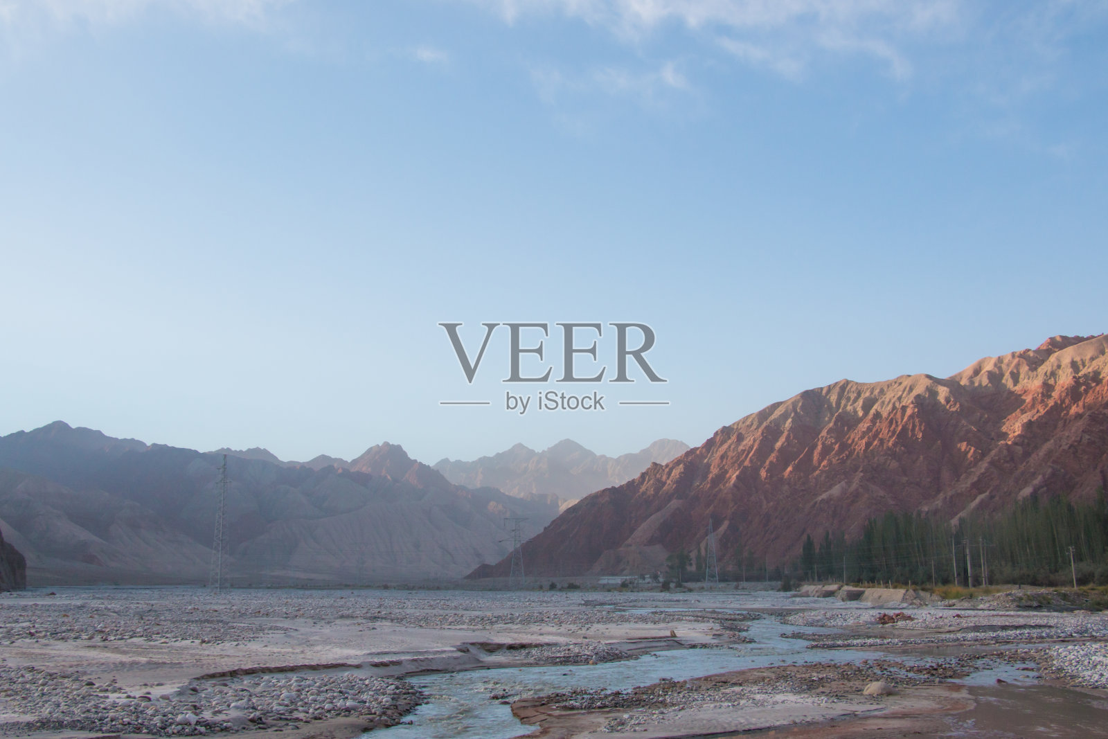 河谷与蓝天照片摄影图片