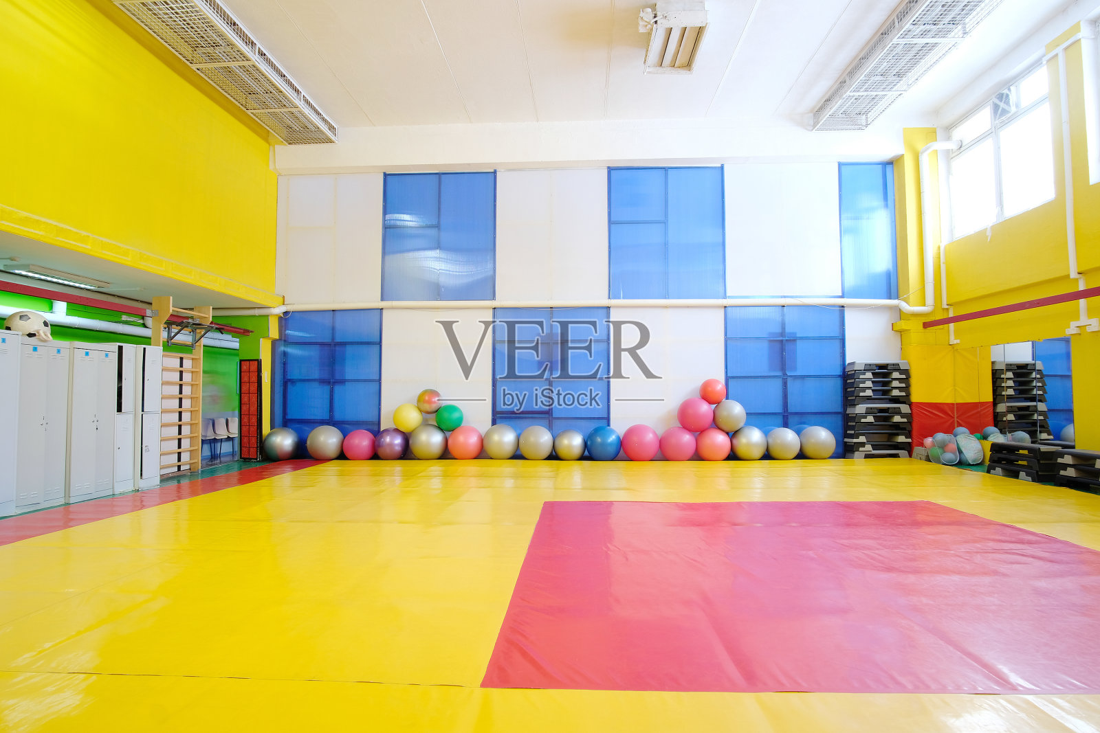 健身房的内部照片摄影图片