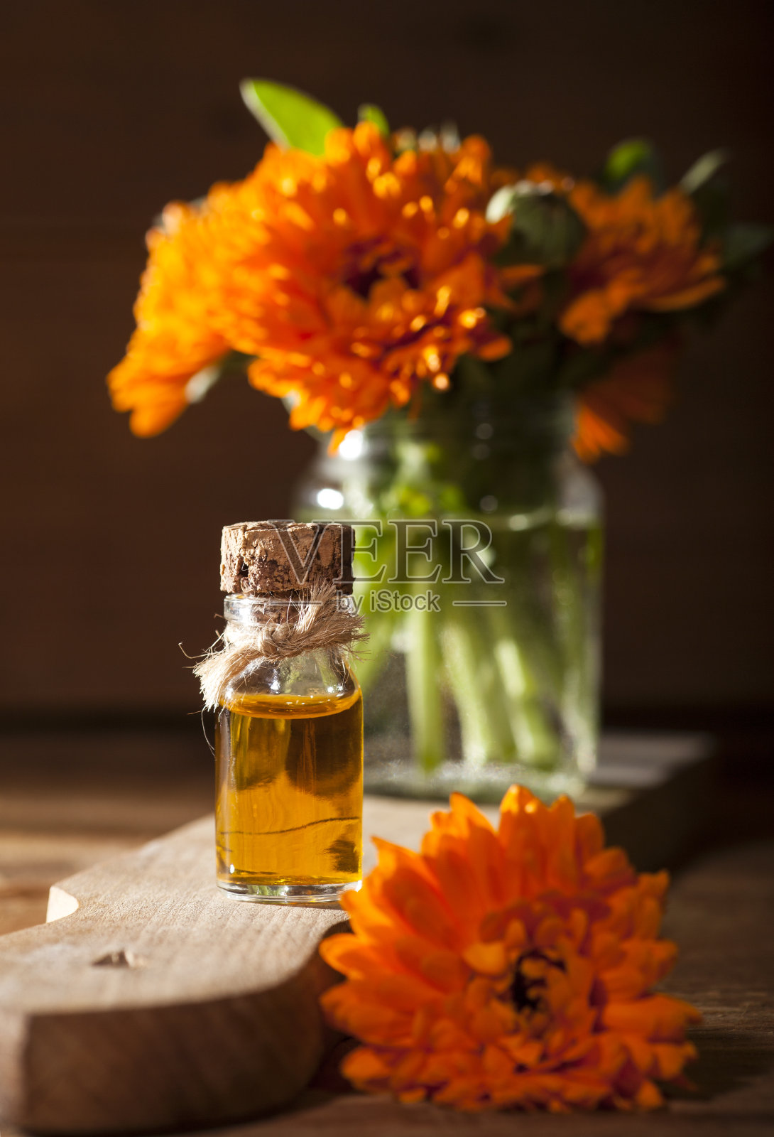 金盏花精油照片摄影图片