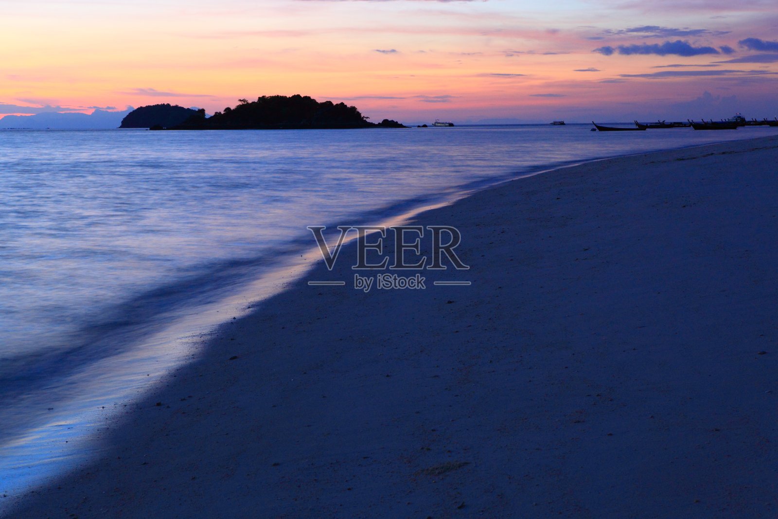 美丽的日落风景在海上照片摄影图片