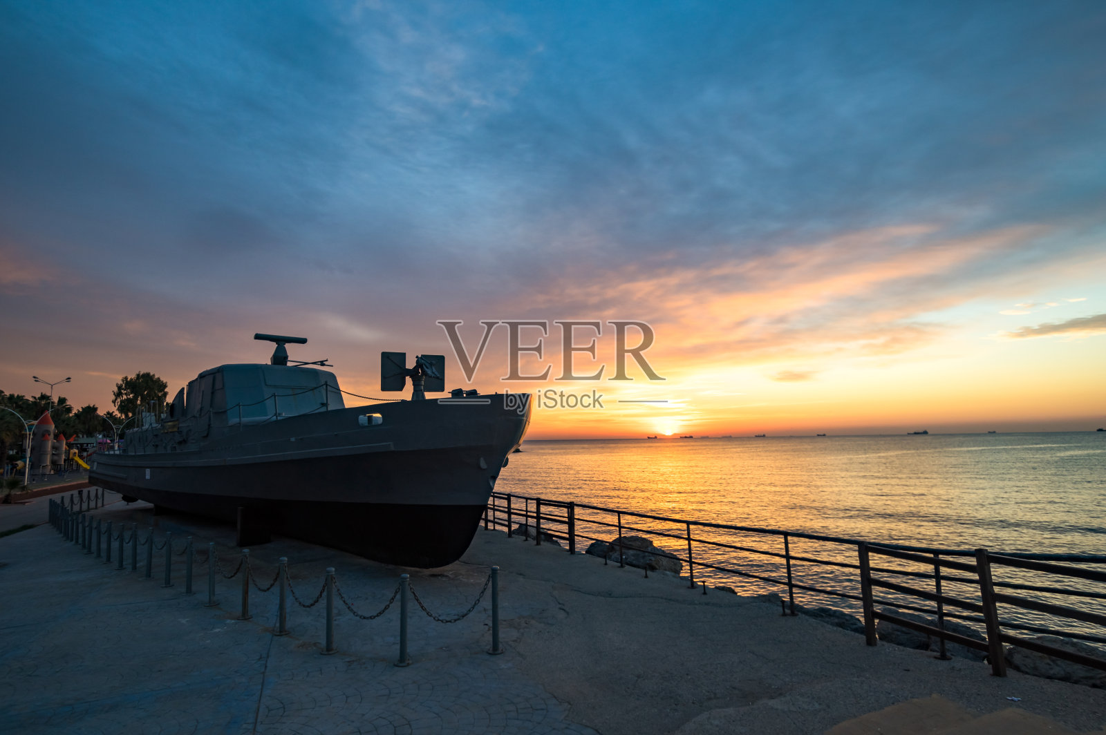 日落青木照片摄影图片