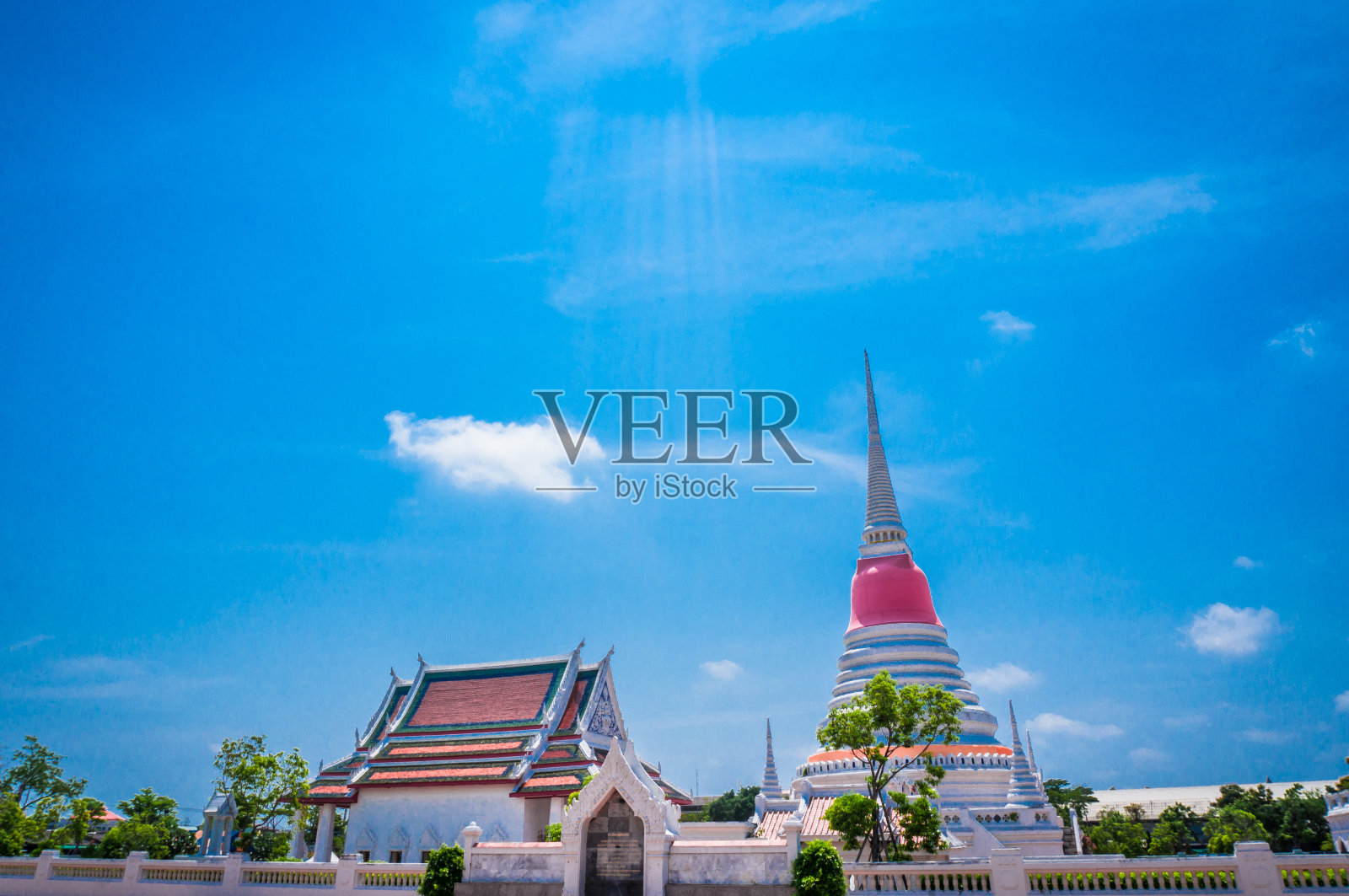 泰国沙慕普拉坎的泰国宝塔照片摄影图片