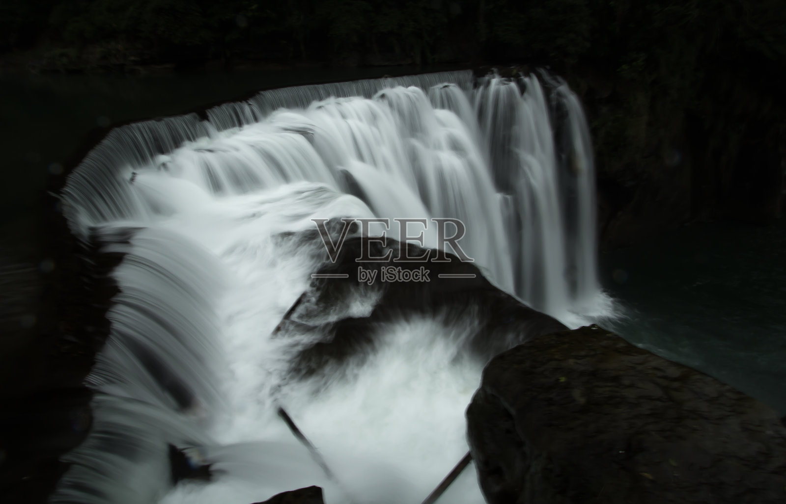 黑色或白色照片摄影图片