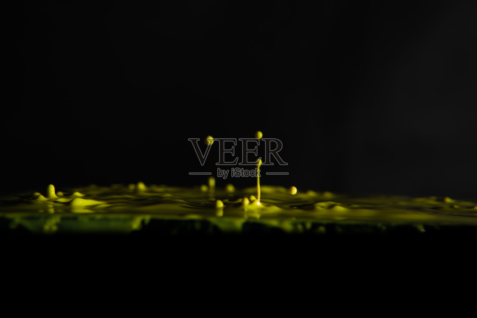 黄色油漆溅照片摄影图片