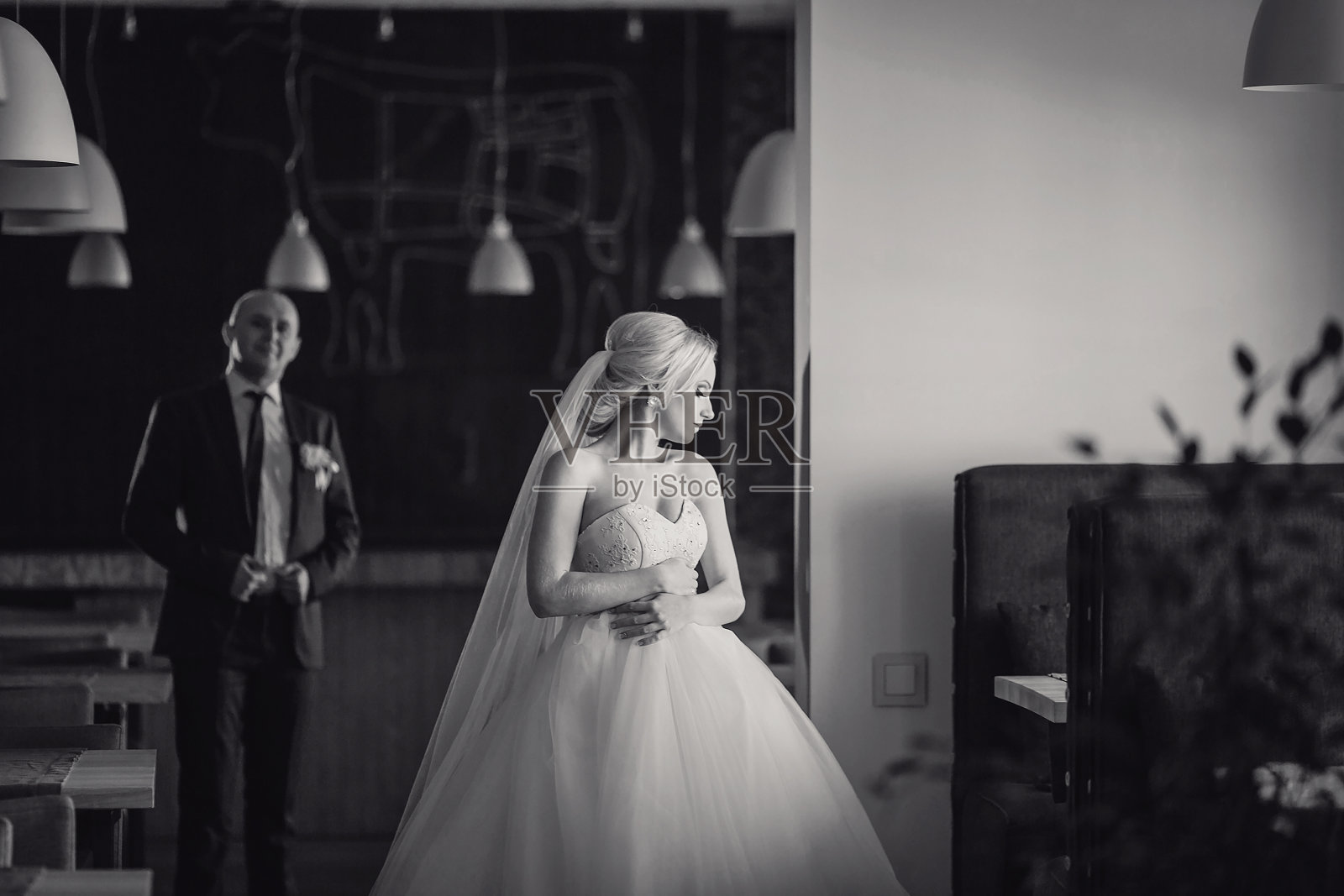 金发新娘和新郎照片摄影图片