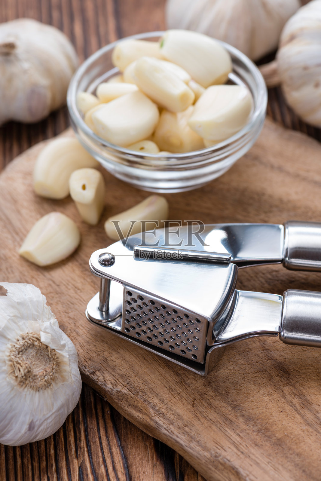 新鲜大蒜压照片摄影图片