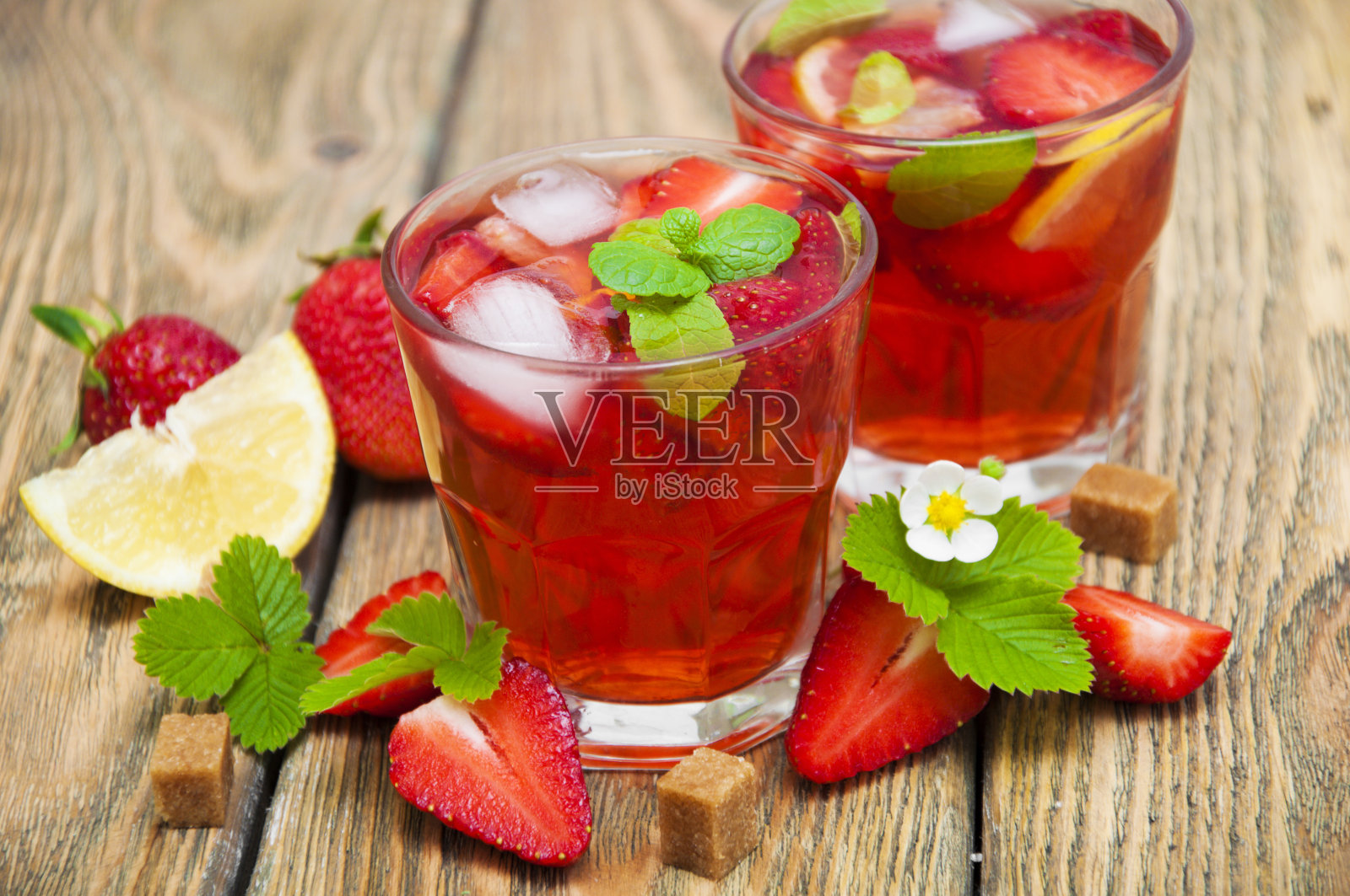 草莓饮料照片摄影图片