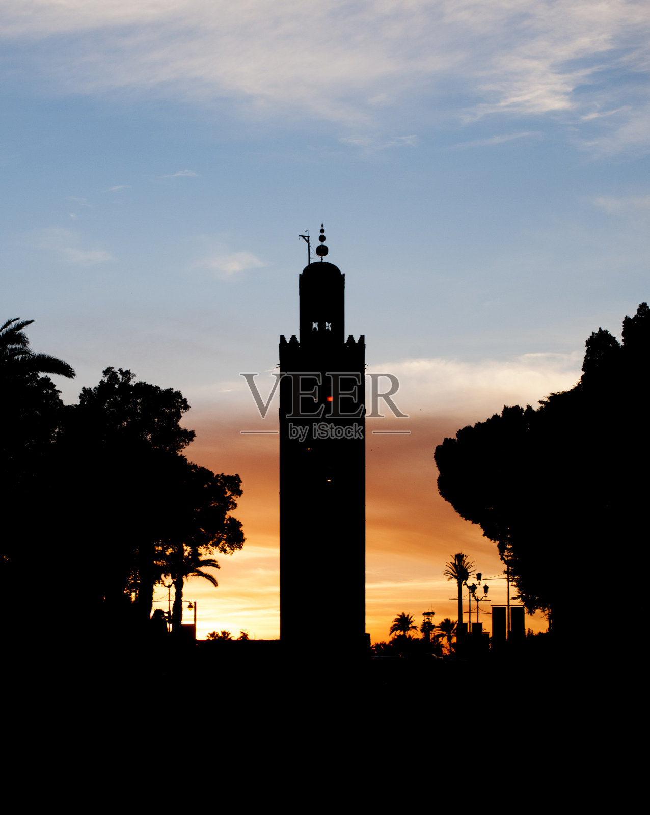 Koutoubia清真寺轮廓照片摄影图片