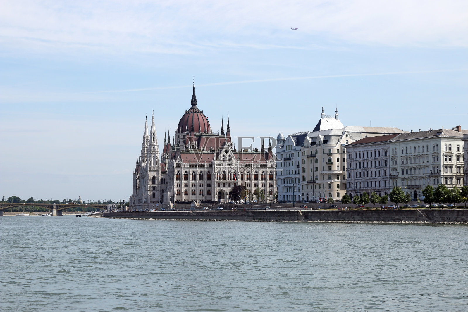 多瑙河上的匈牙利议会,匈牙利布达佩斯照片摄影图片