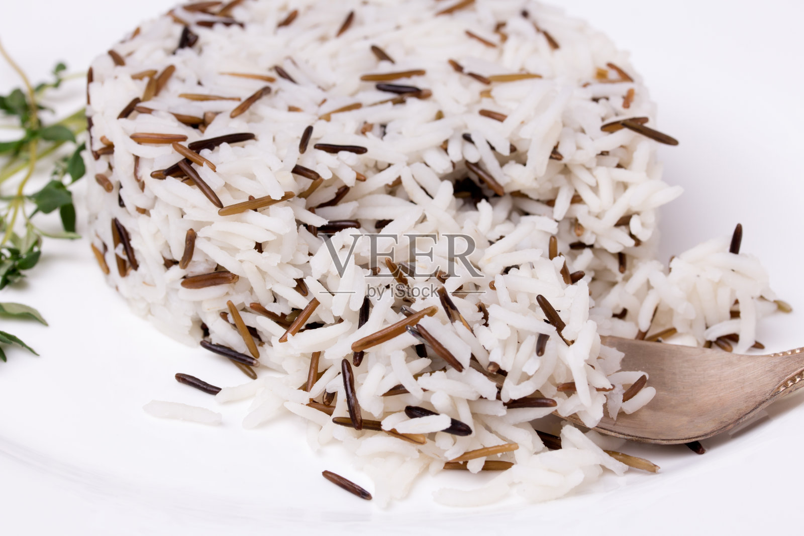 白盘百里香炒饭照片摄影图片