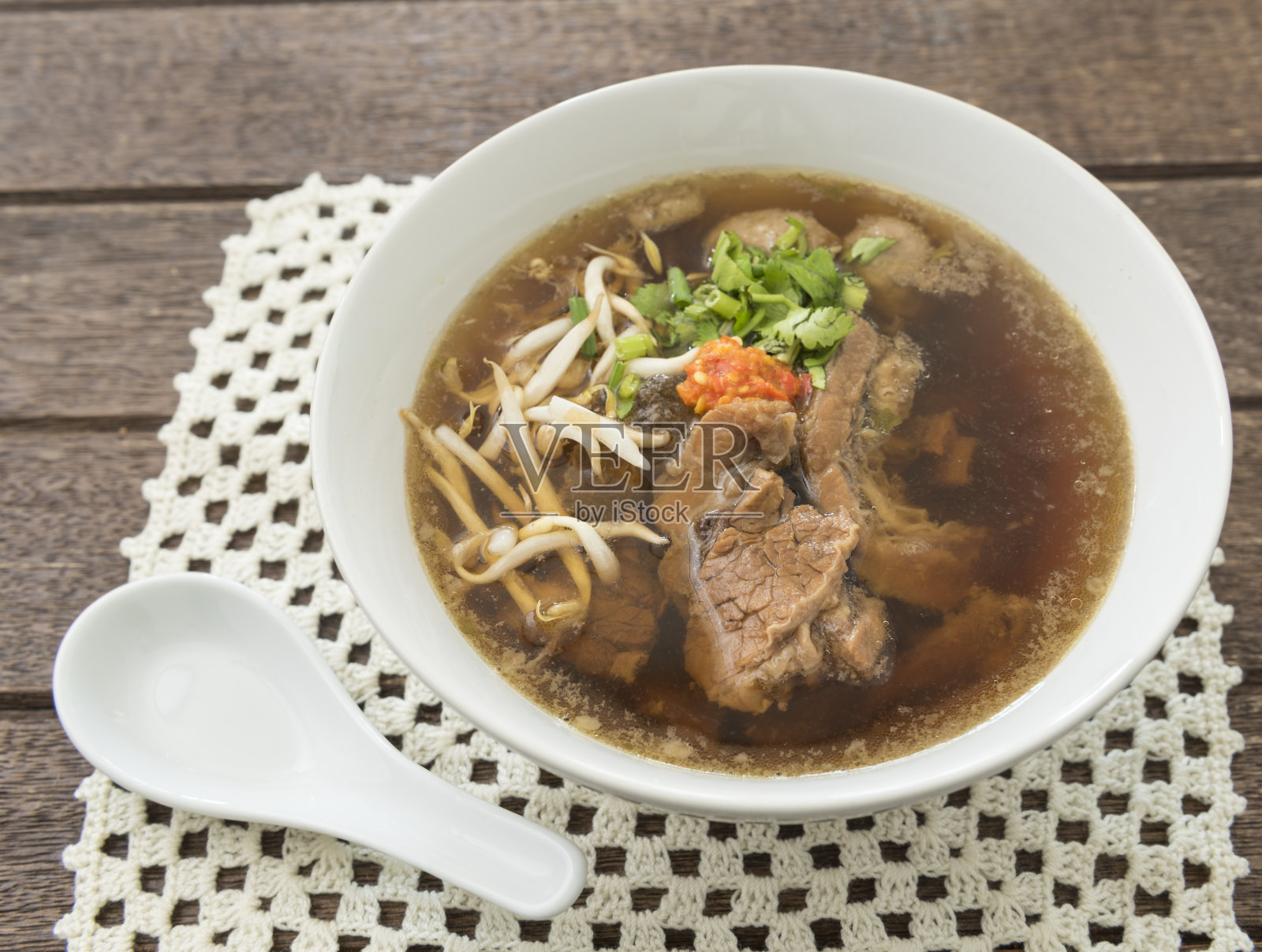 牛肉汤照片摄影图片