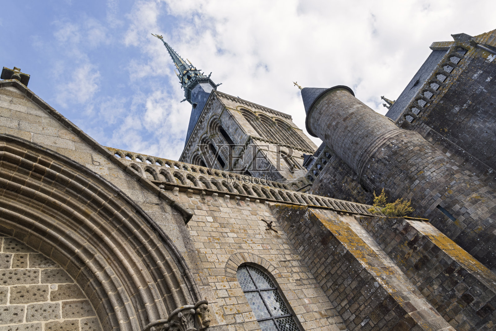 法国诺曼底的圣米歇尔山修道院塔照片摄影图片