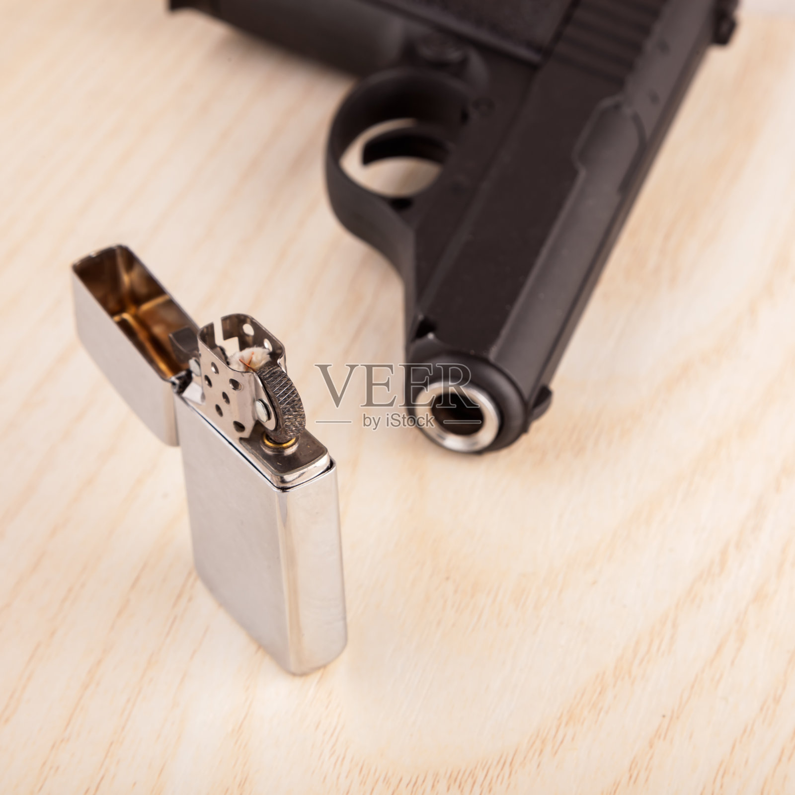 轻的枪照片摄影图片