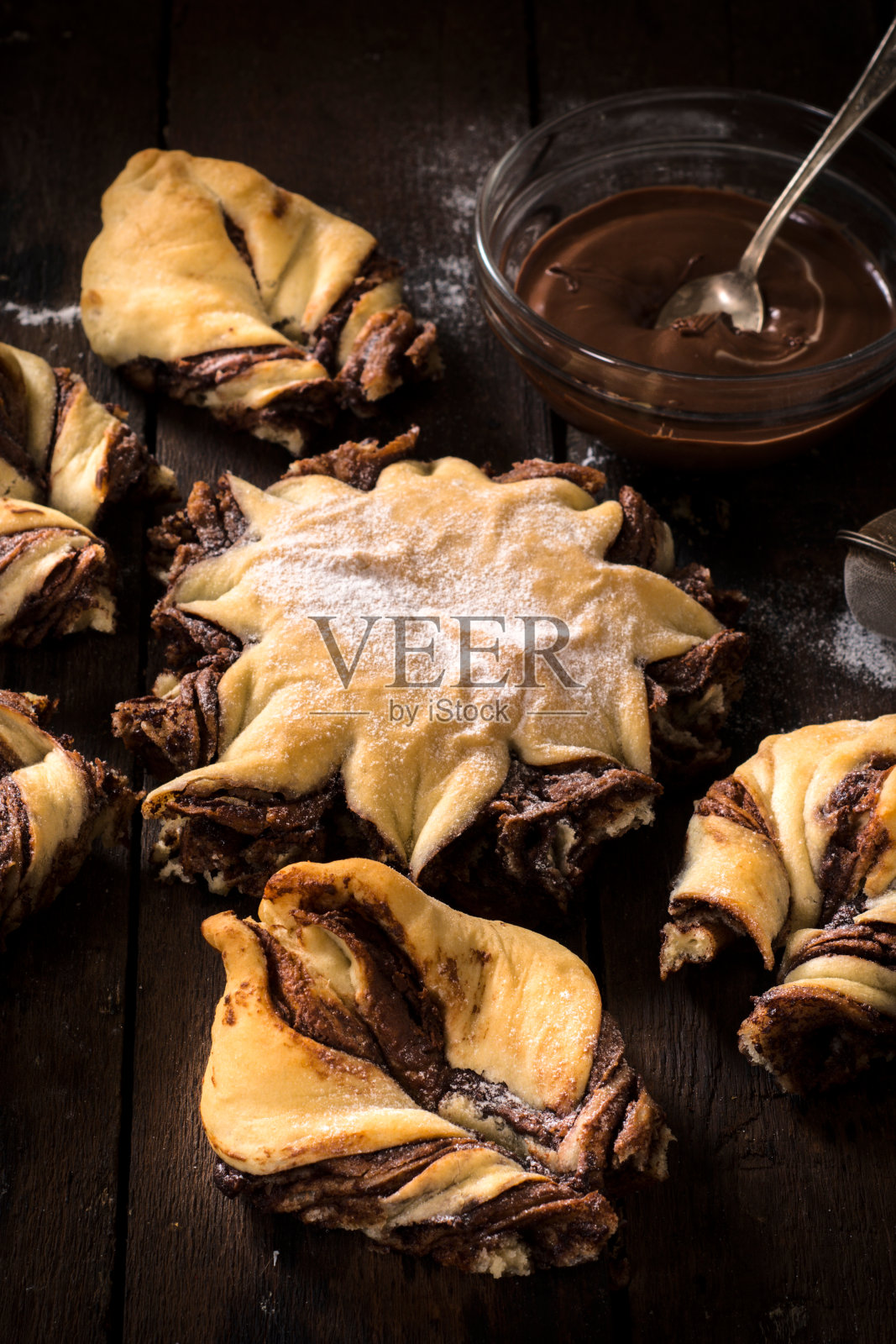 甜巧克力面包照片摄影图片