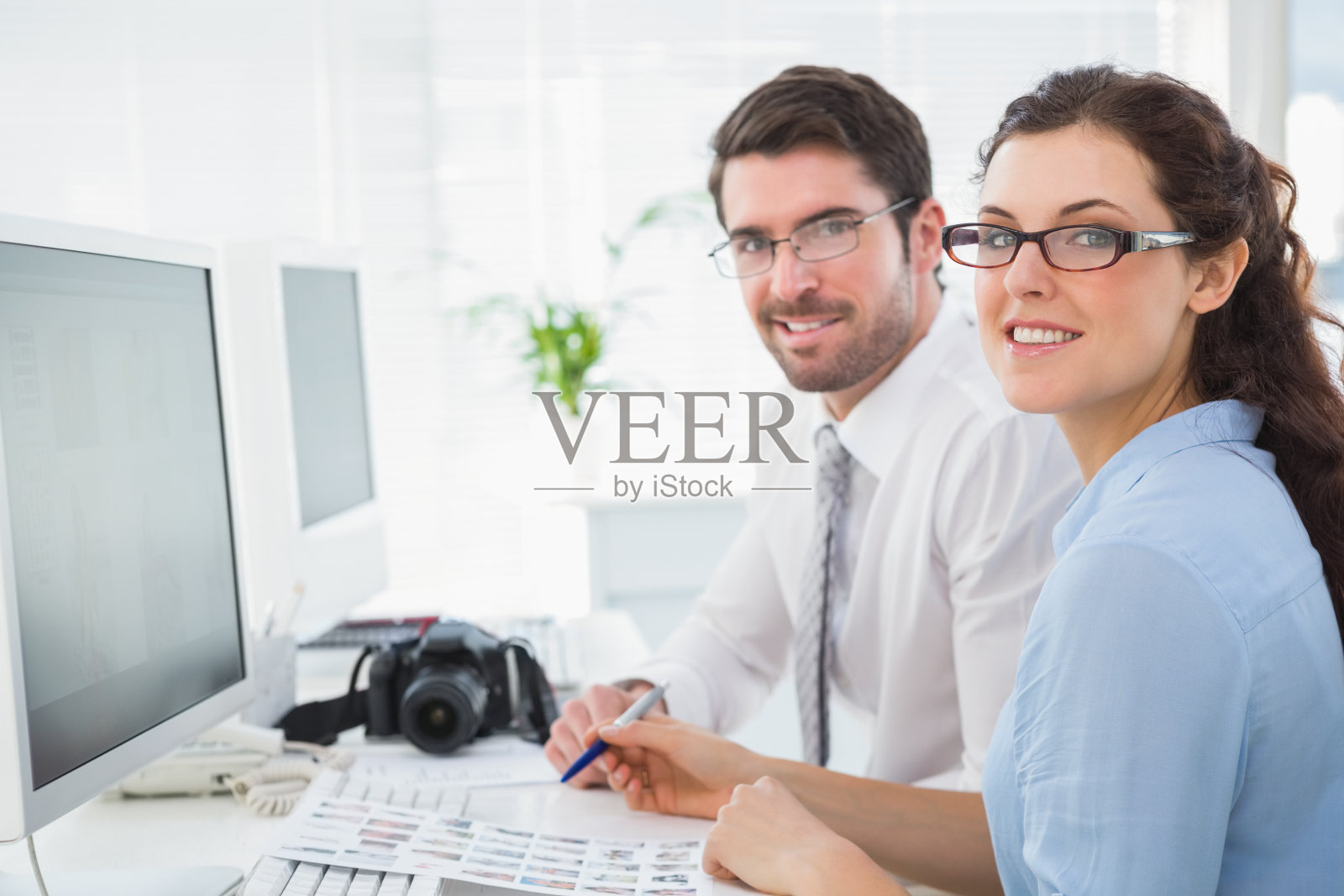 欢乐的团队一起工作的肖像照片摄影图片