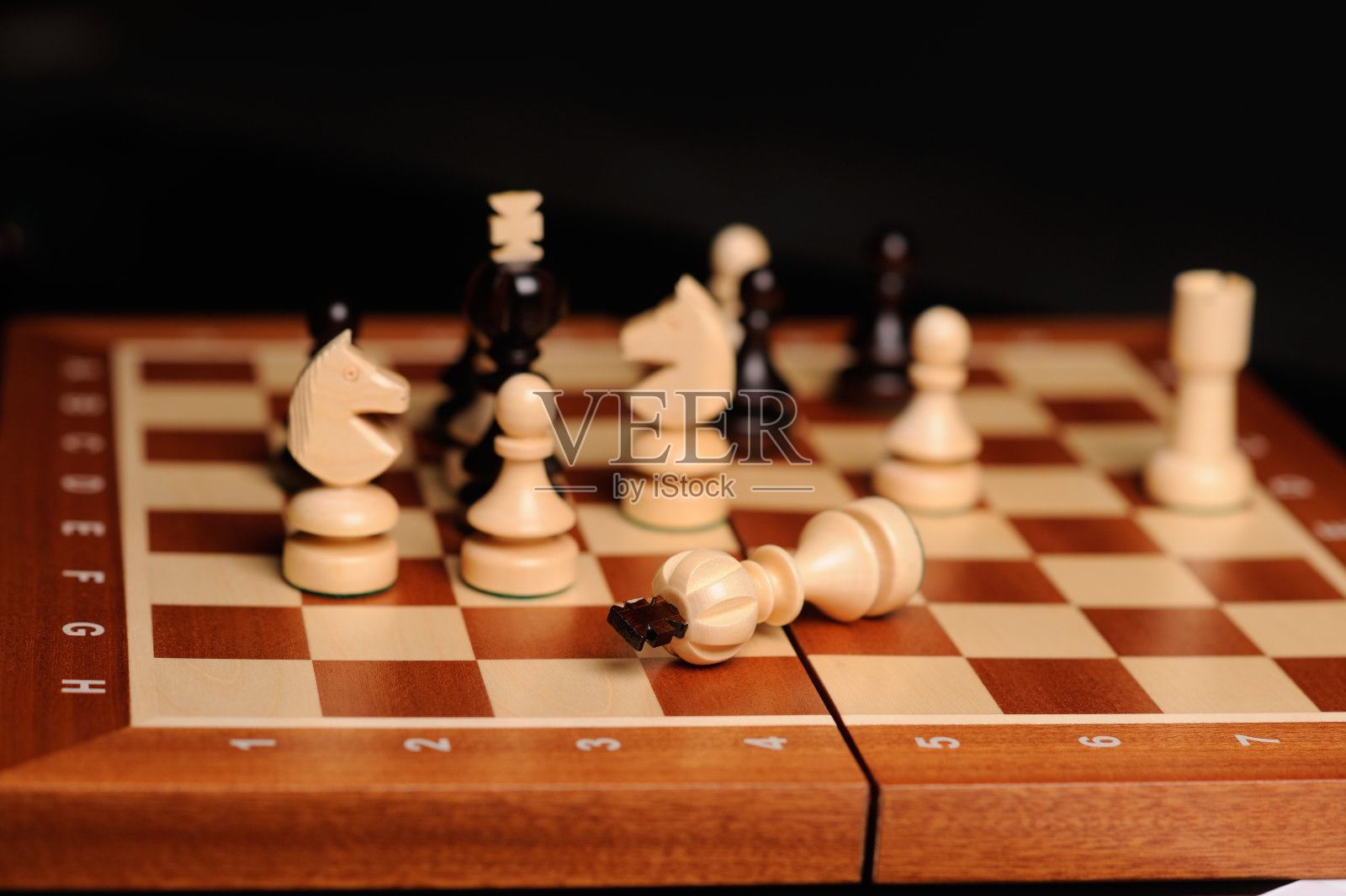 木质棋子照片摄影图片