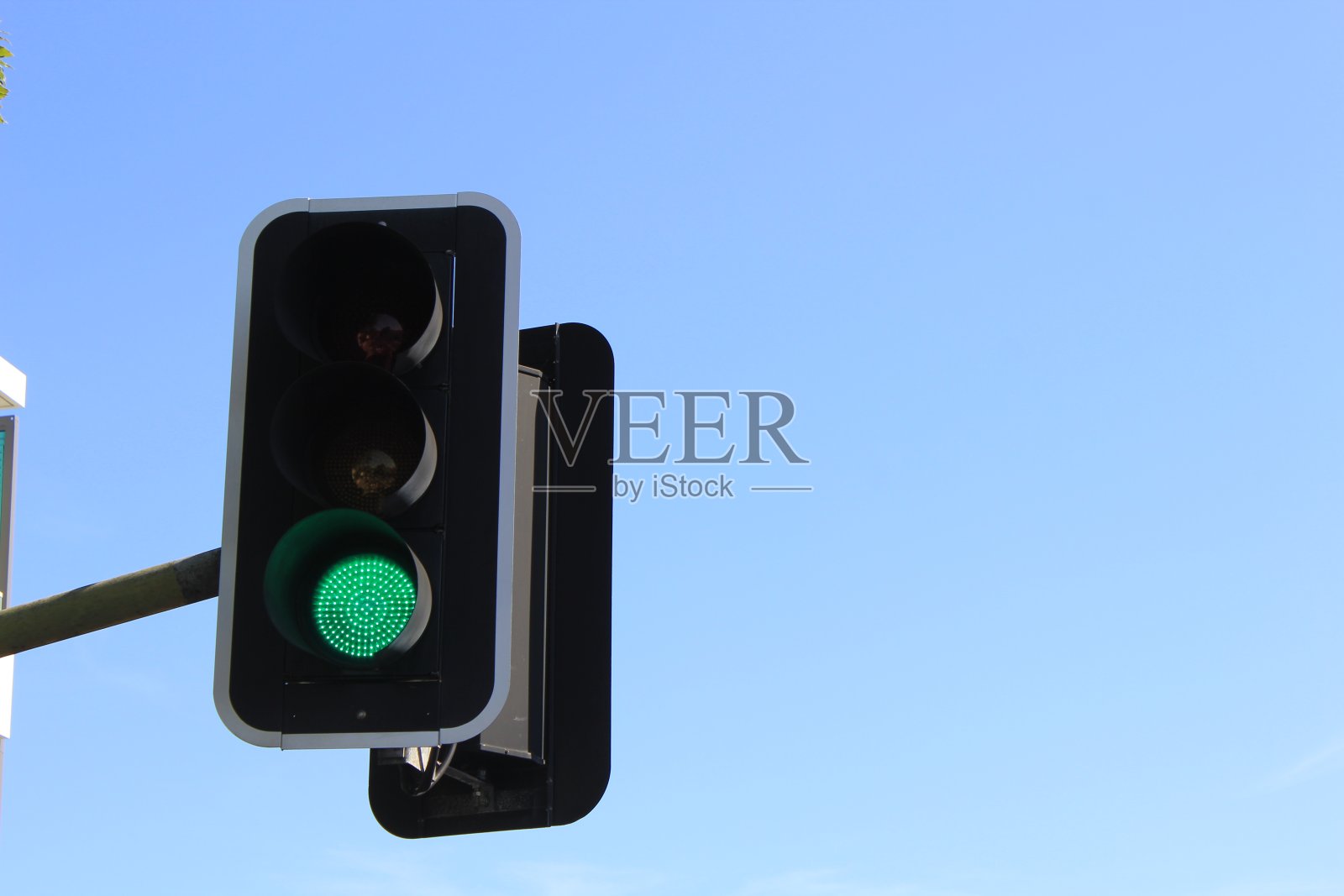 交通信号及天空照片摄影图片