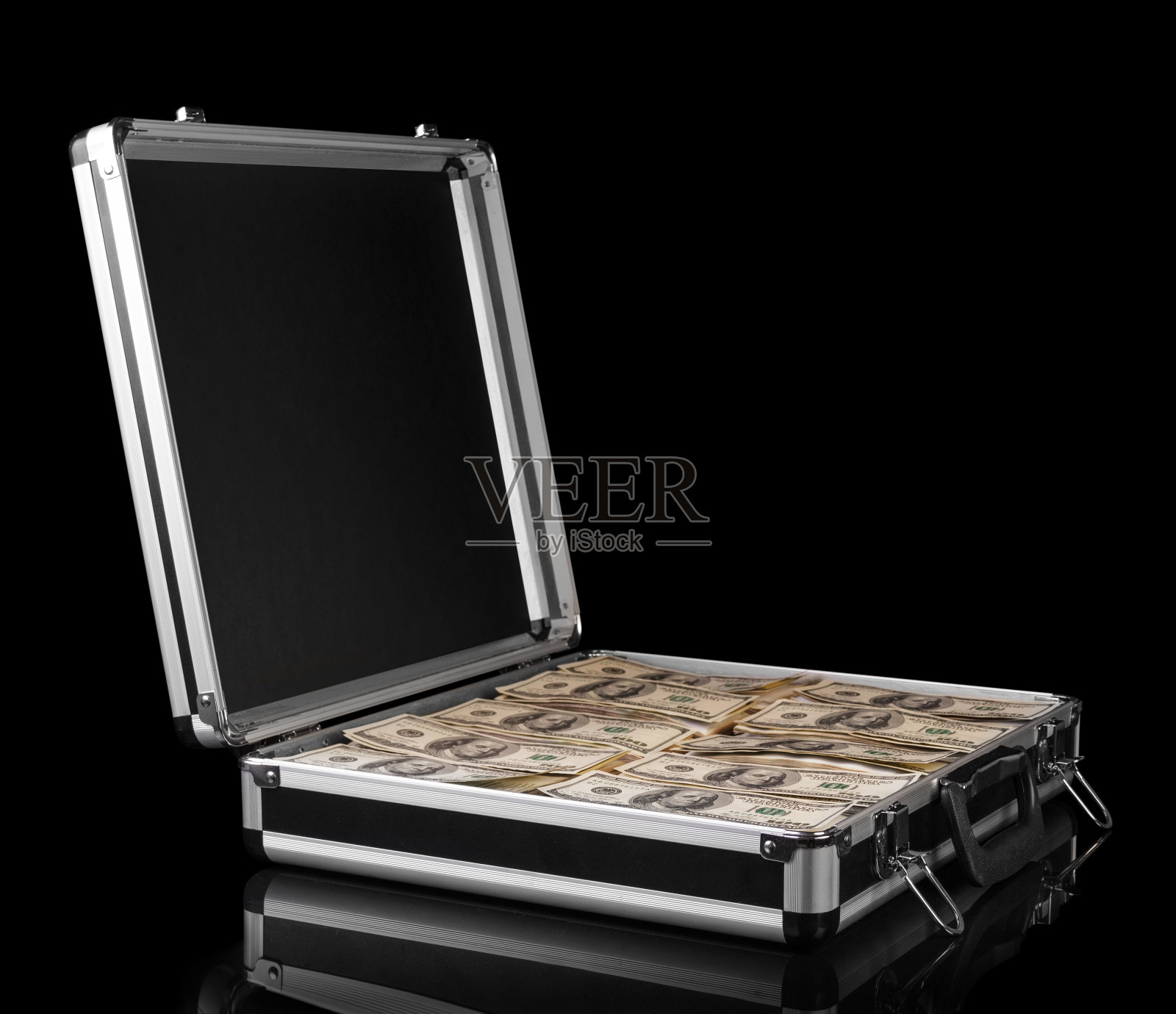 装钱的银盒照片摄影图片