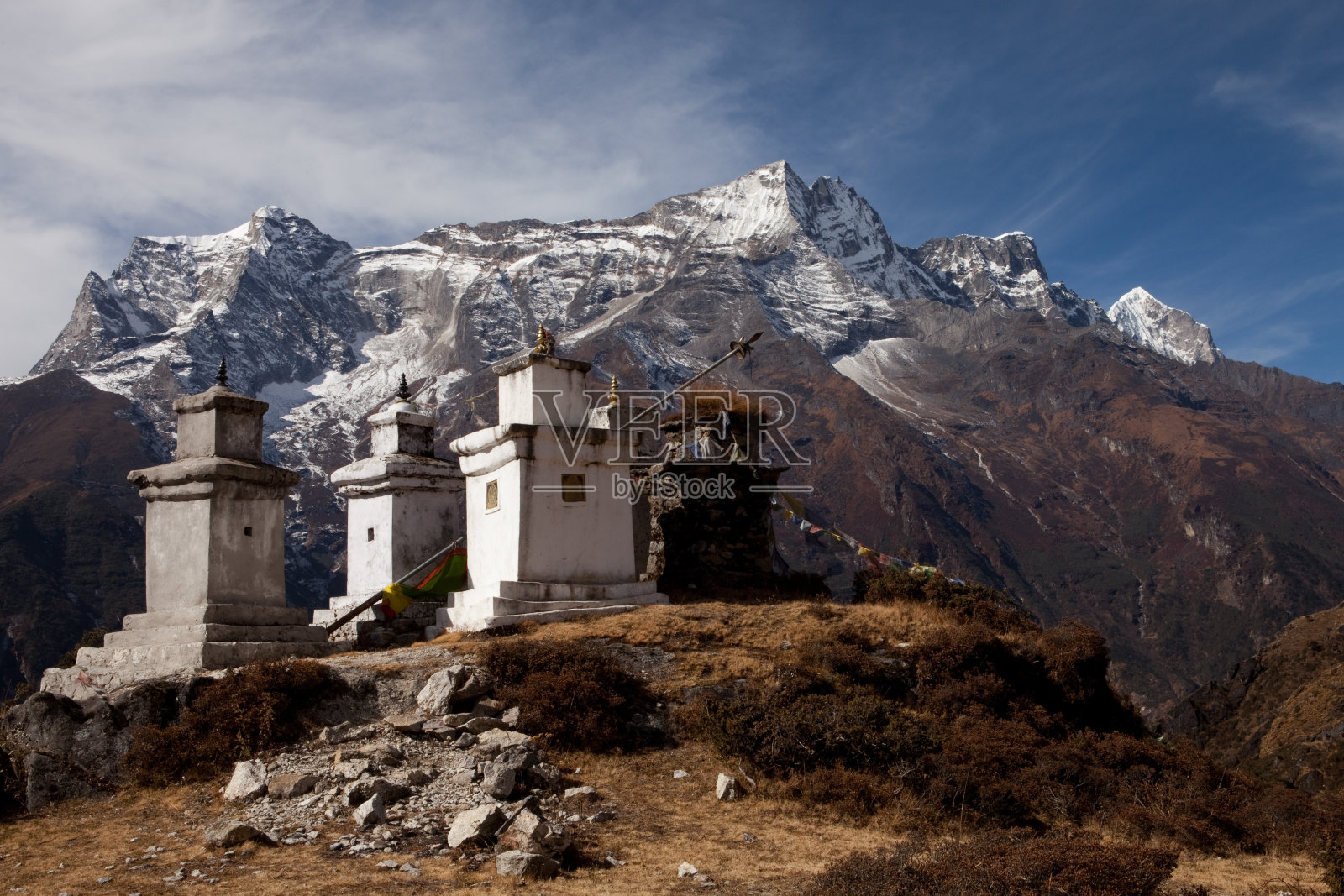 Chorten是美丽的尼泊尔风景。照片摄影图片