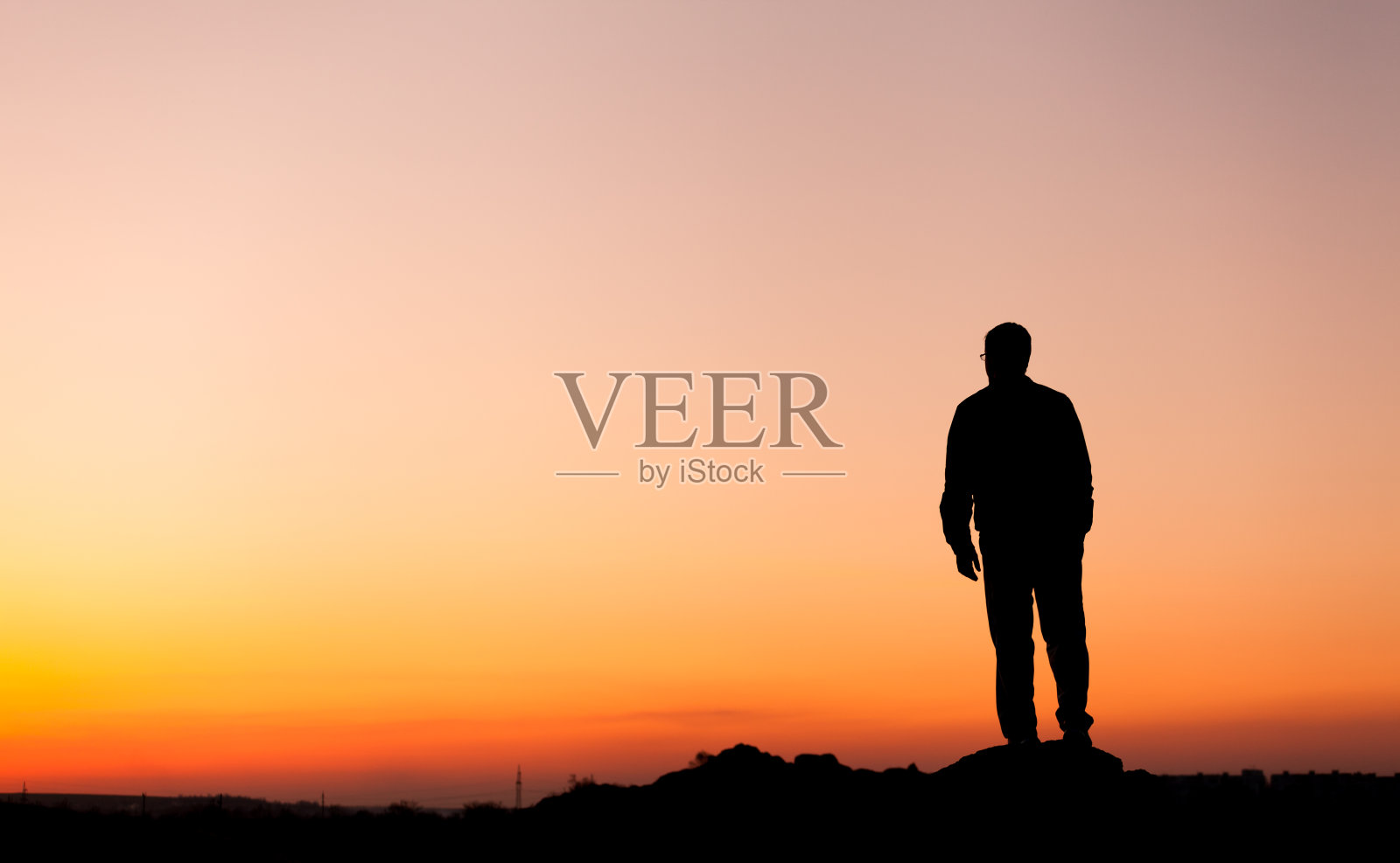 人的剪影和美丽的天空。设计的元素。照片摄影图片