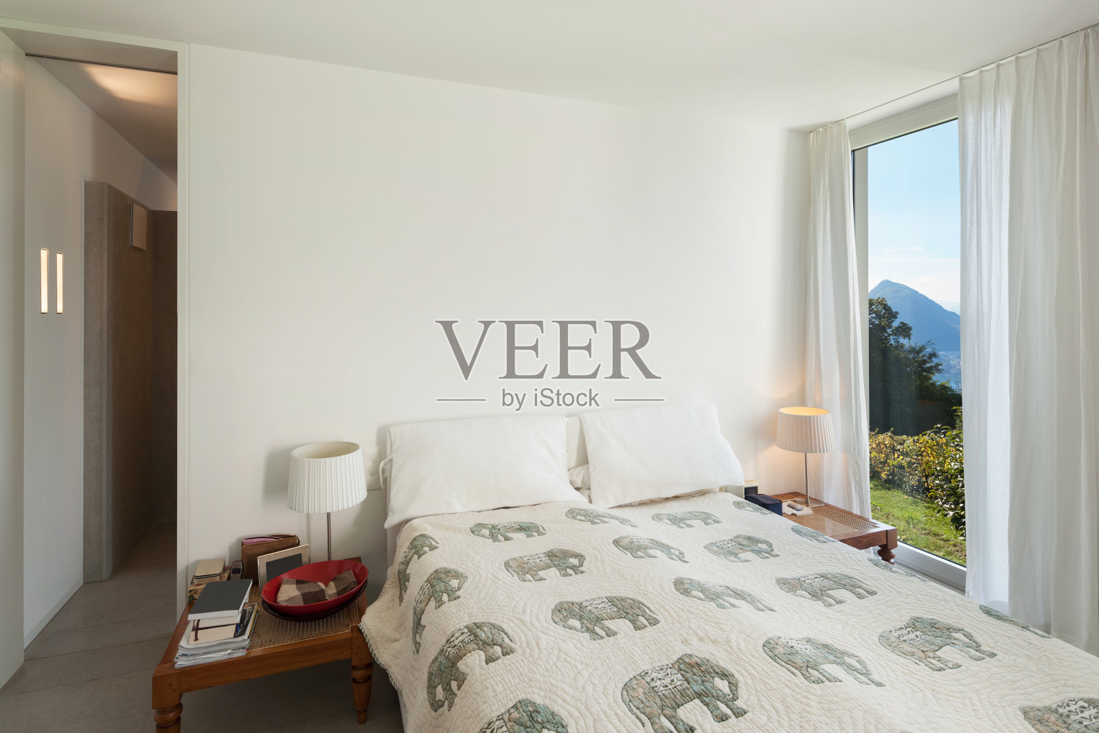 内部,舒适的卧室照片摄影图片